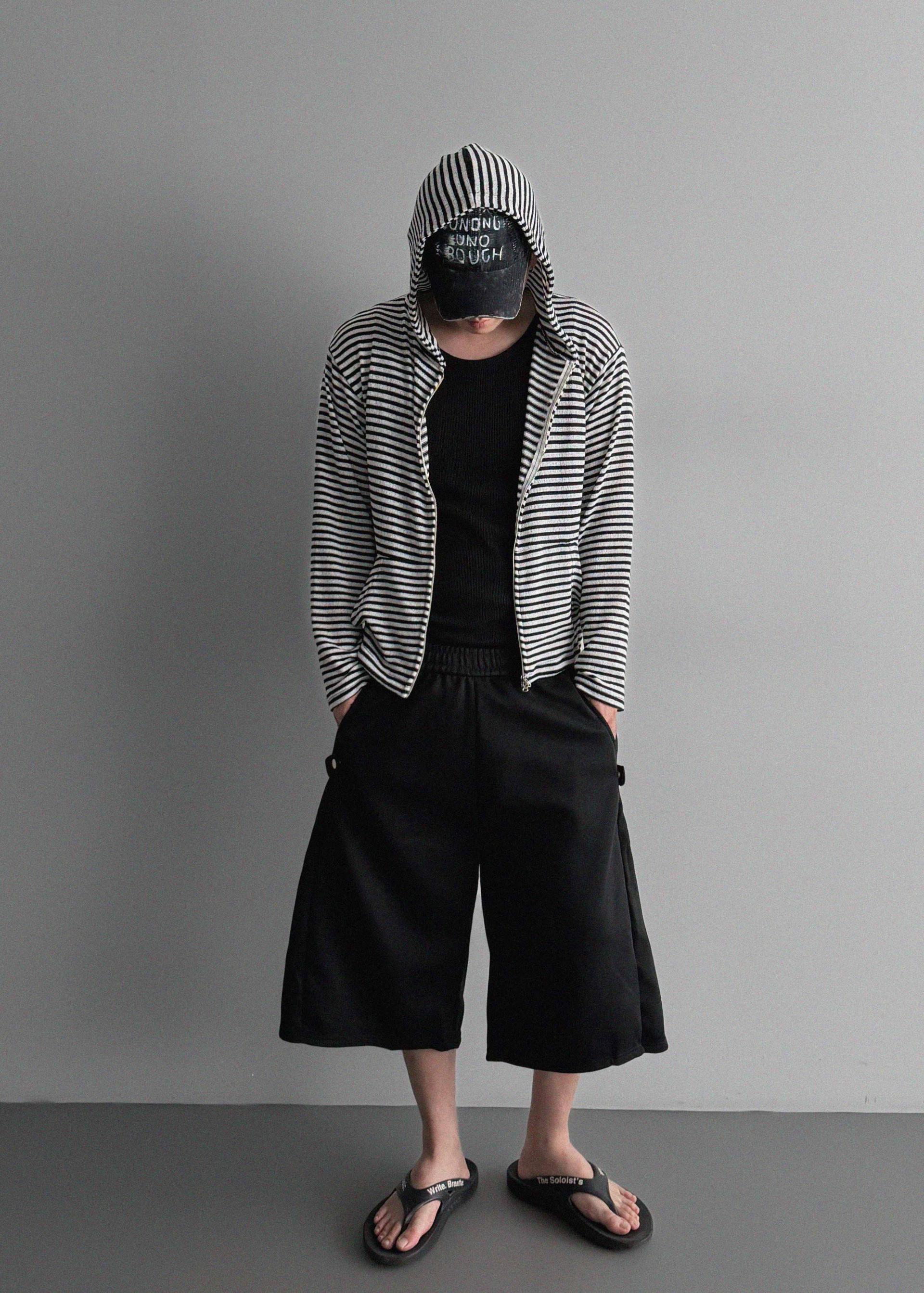 Side snap bermuda sweat pants