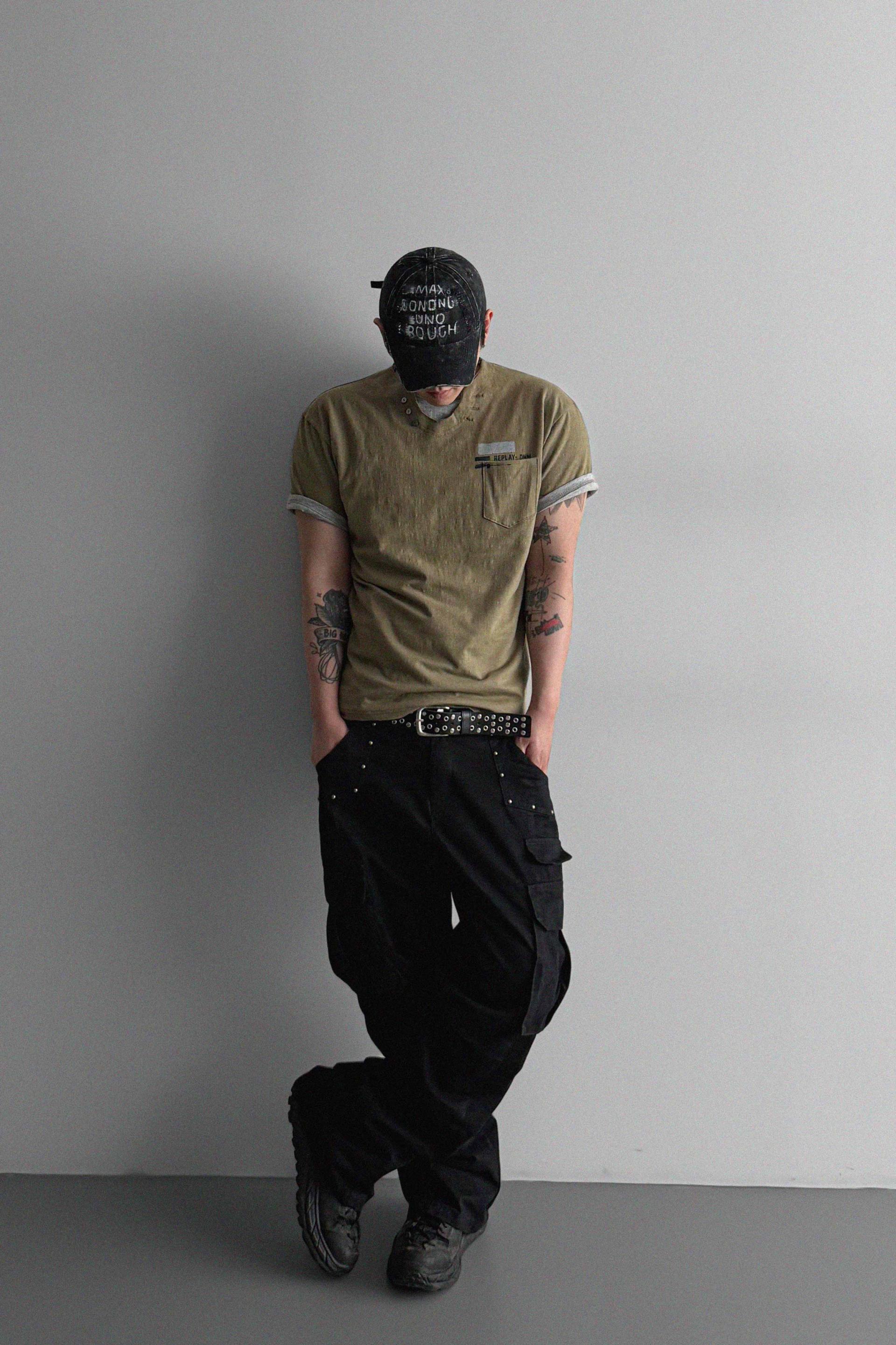 Smith cutoff v-neck half t