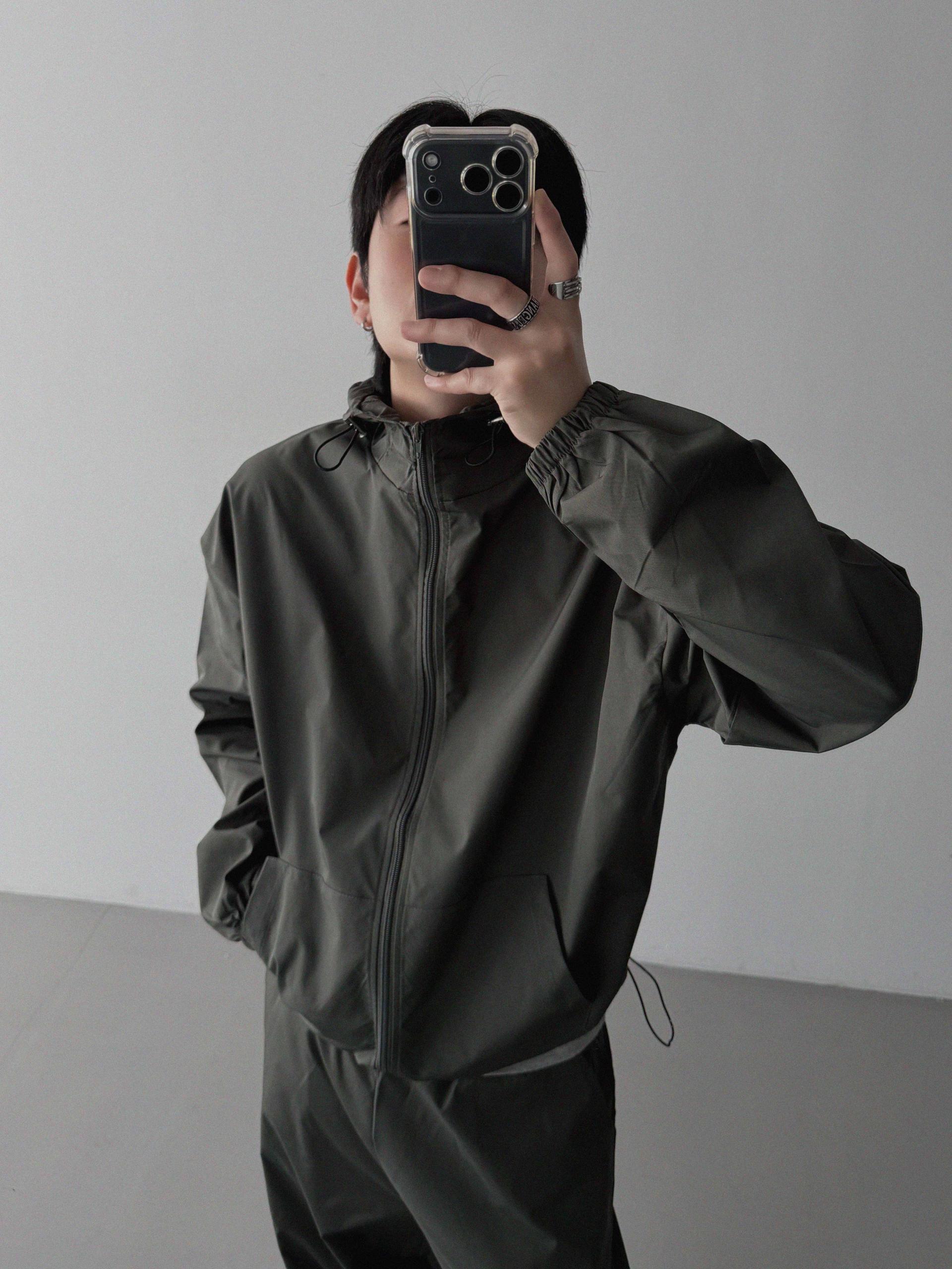 Space set-up [Wind breaker & Cargo pants]