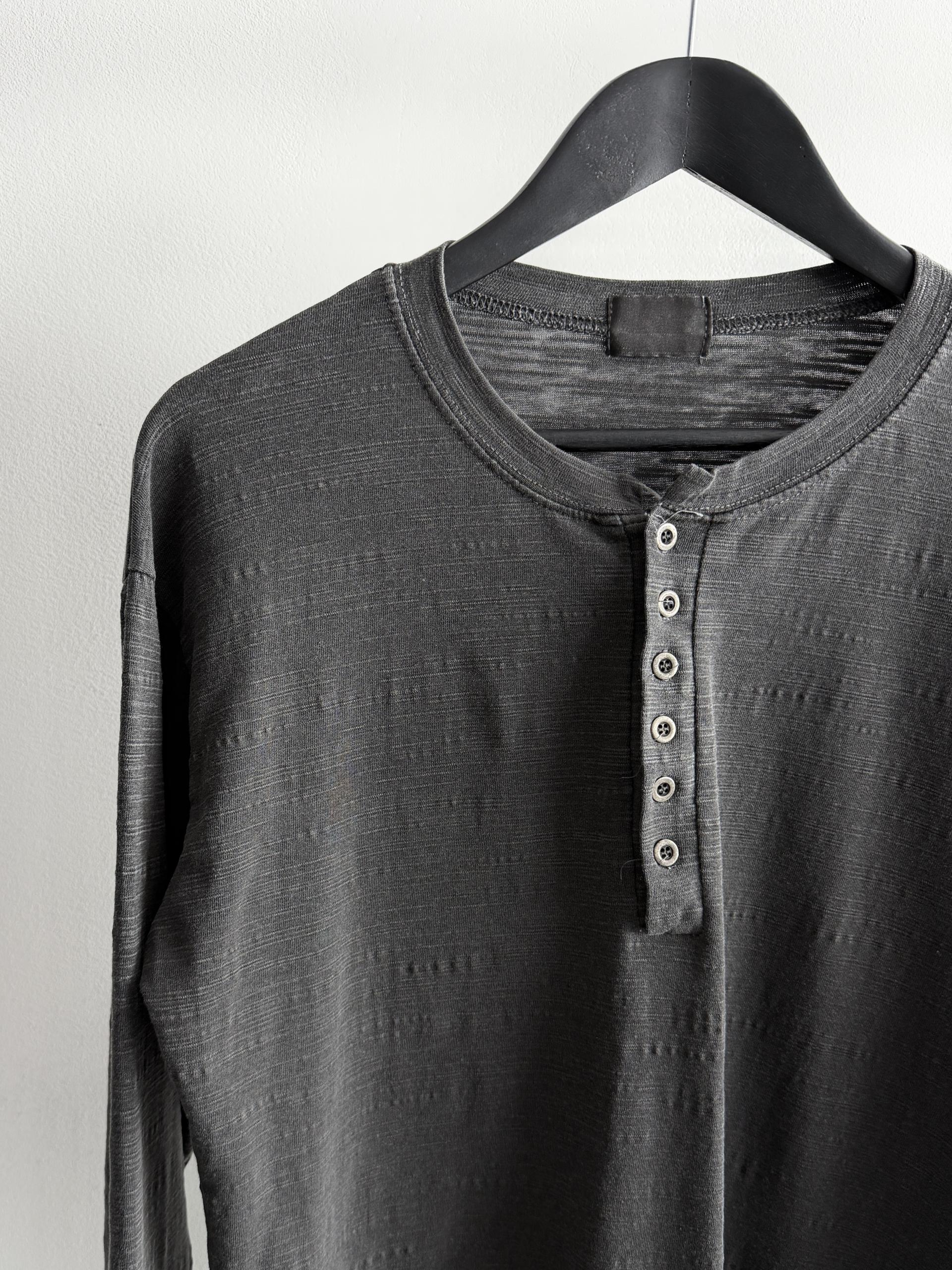 Pigment slub henley neck t