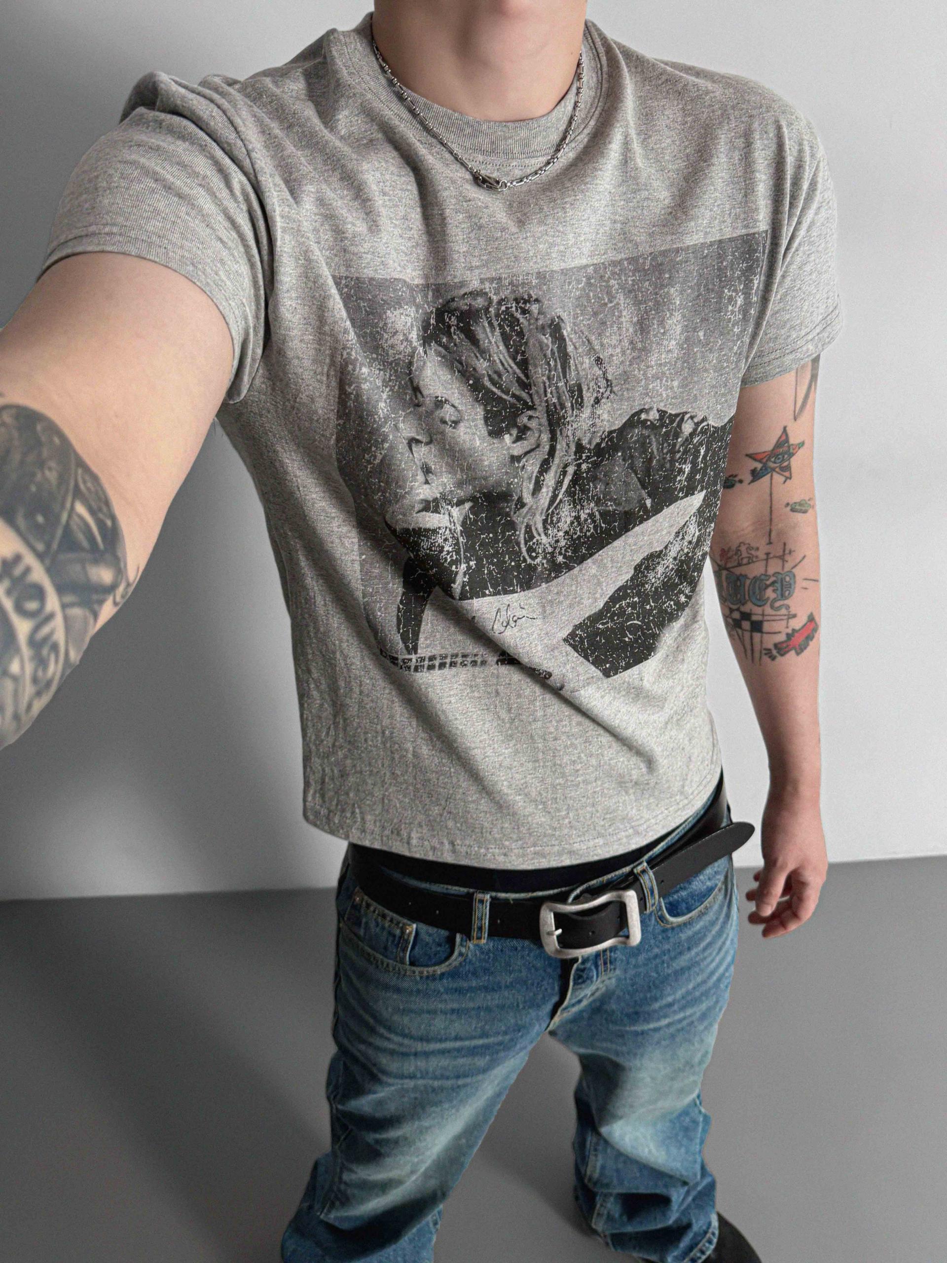 Cut printed muscle half t