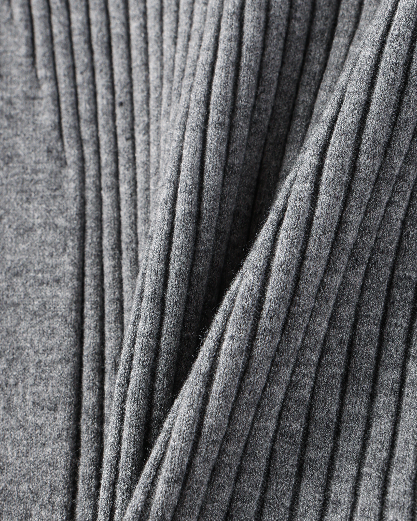 Irregular ribbed raglan muscle knit