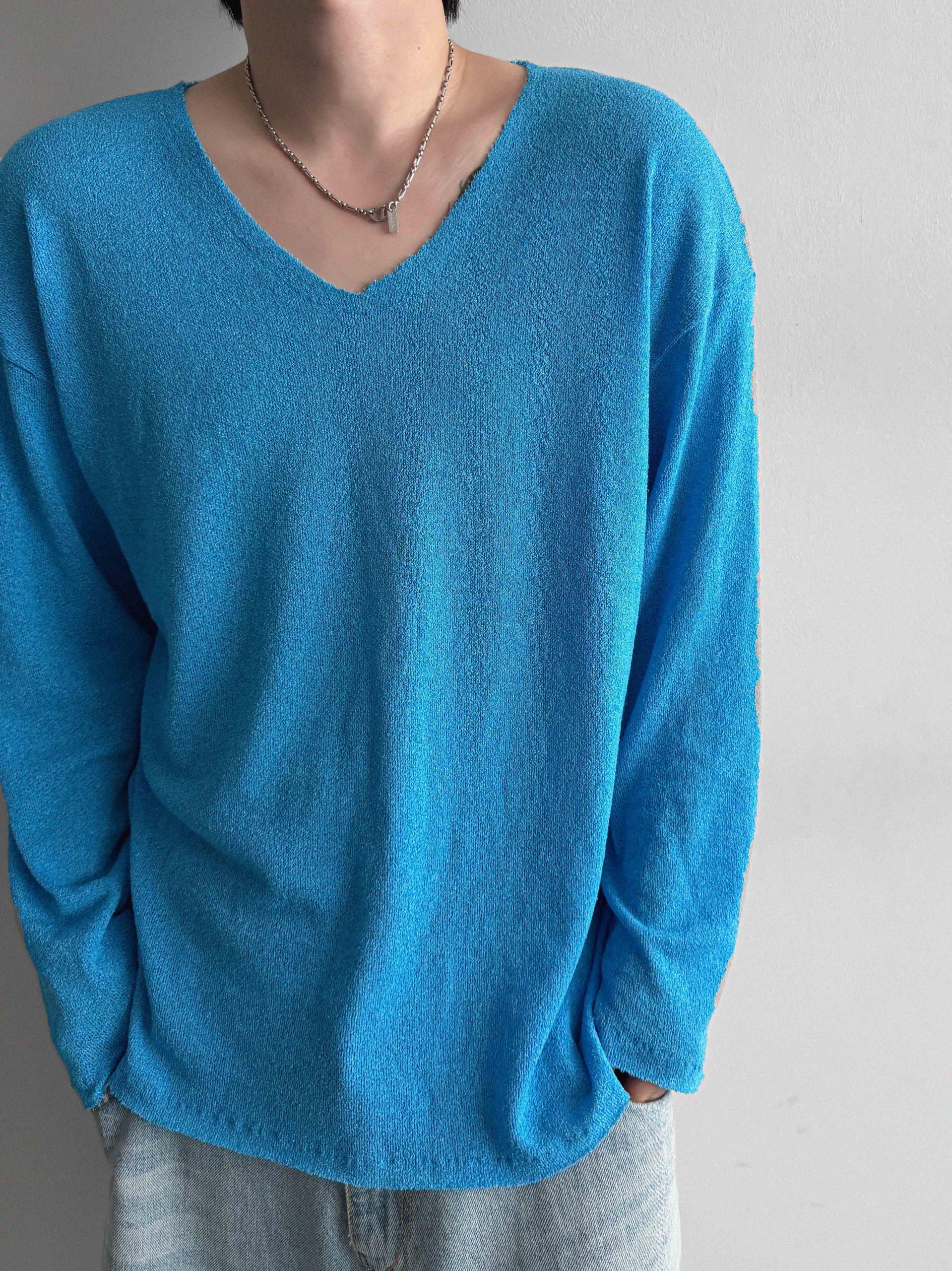 Linen v neck cut out knit