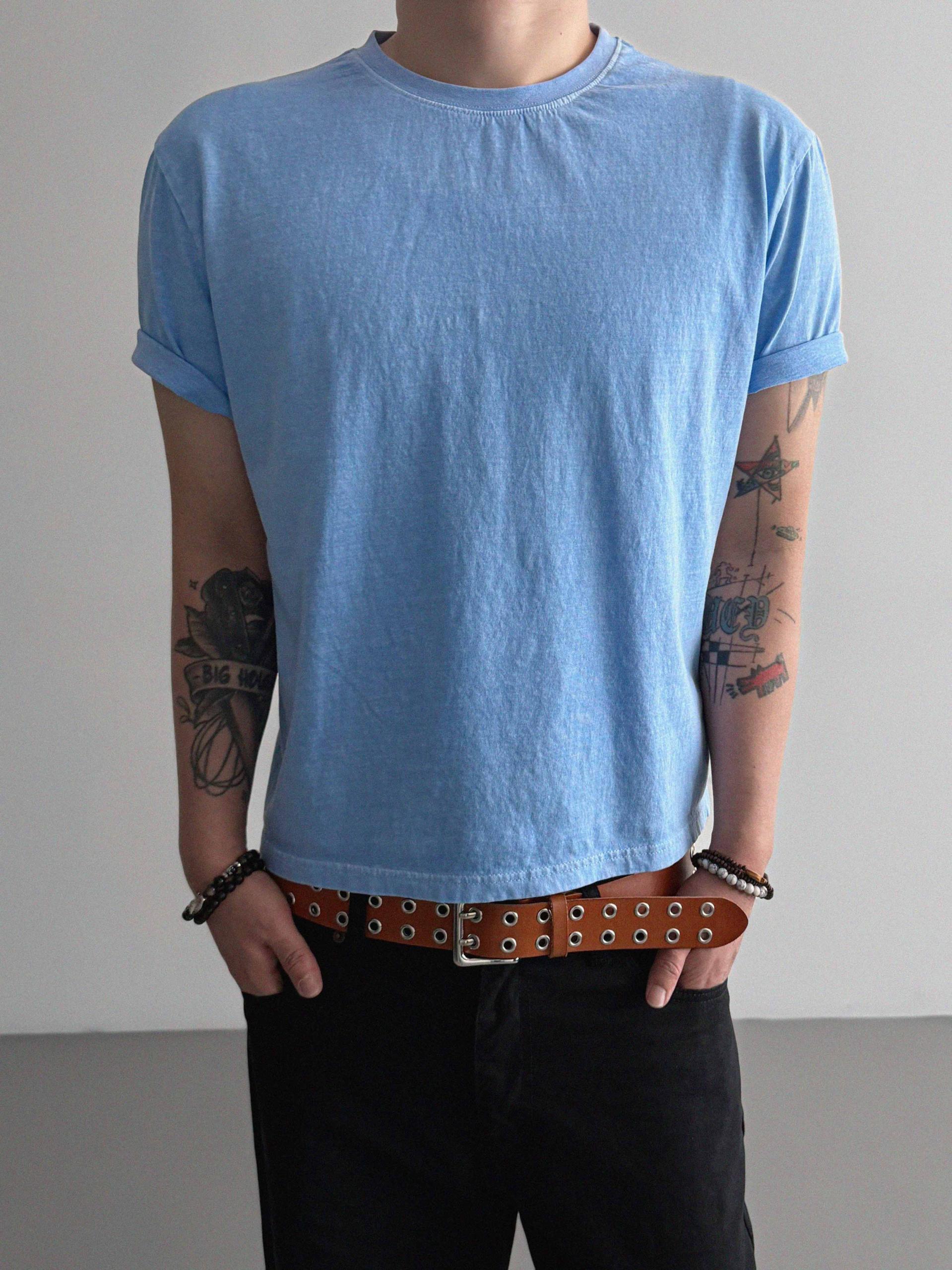 Fade pigment crop half t