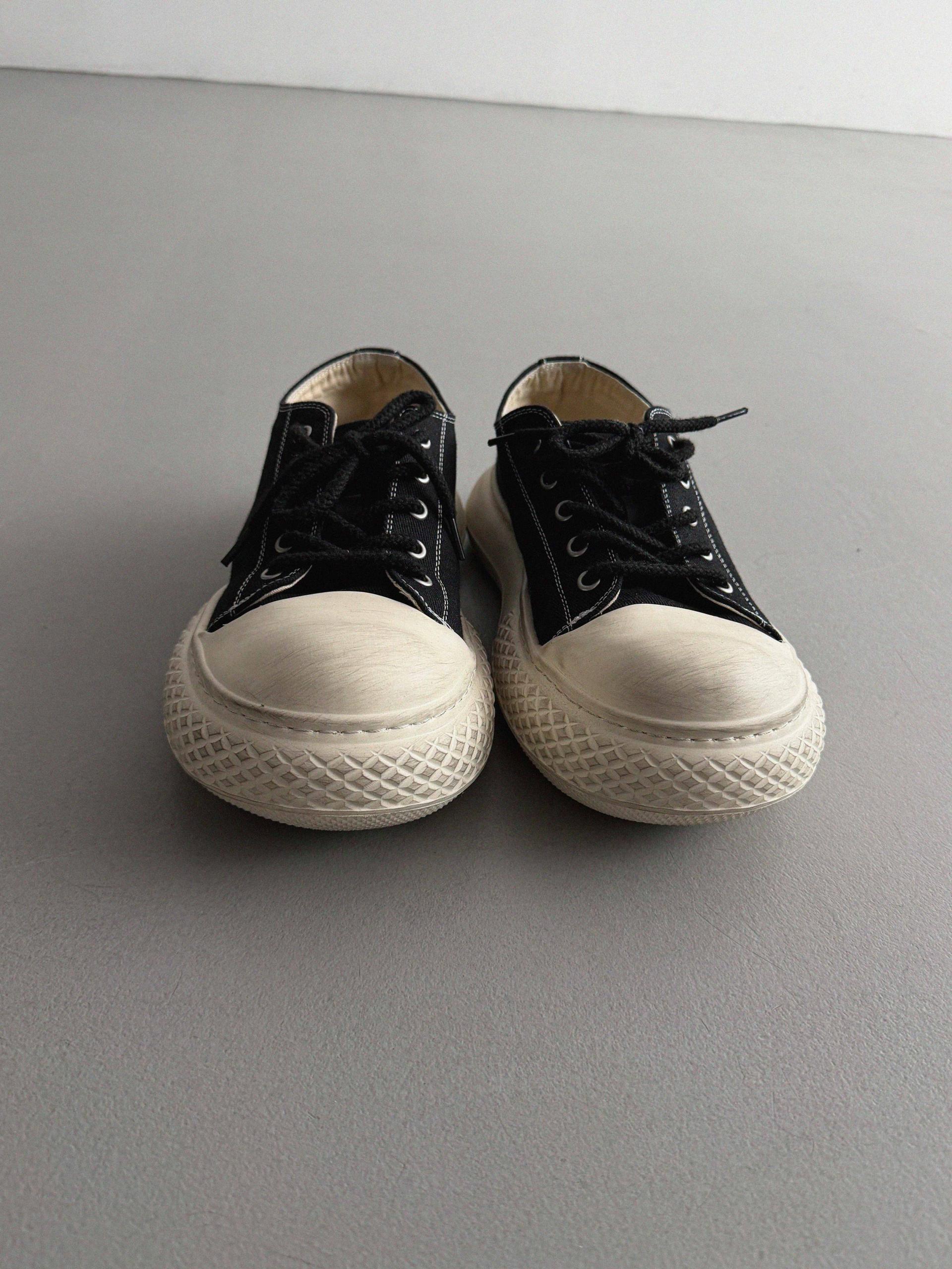 Atom canvas sneakers