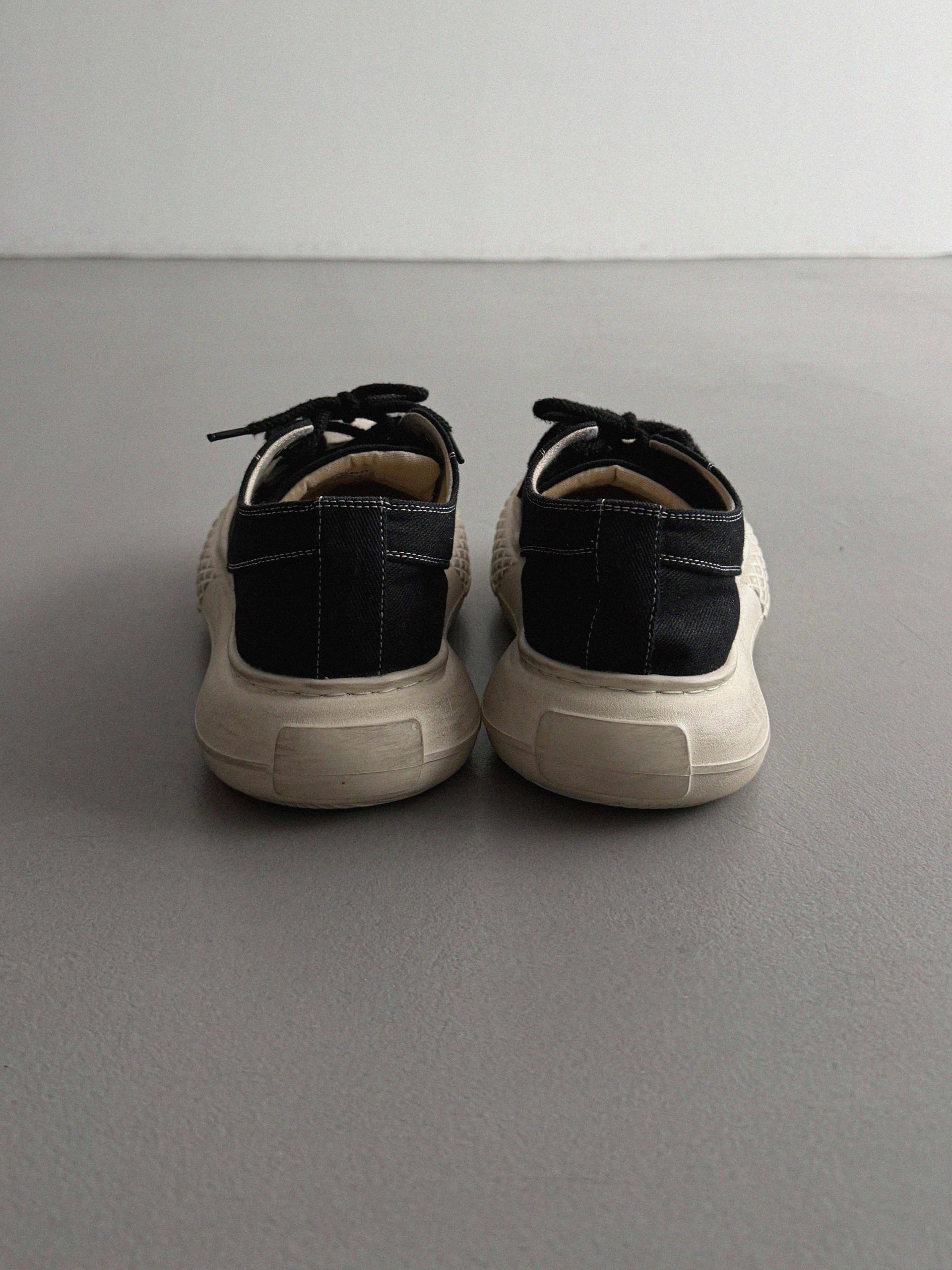 Atom canvas sneakers