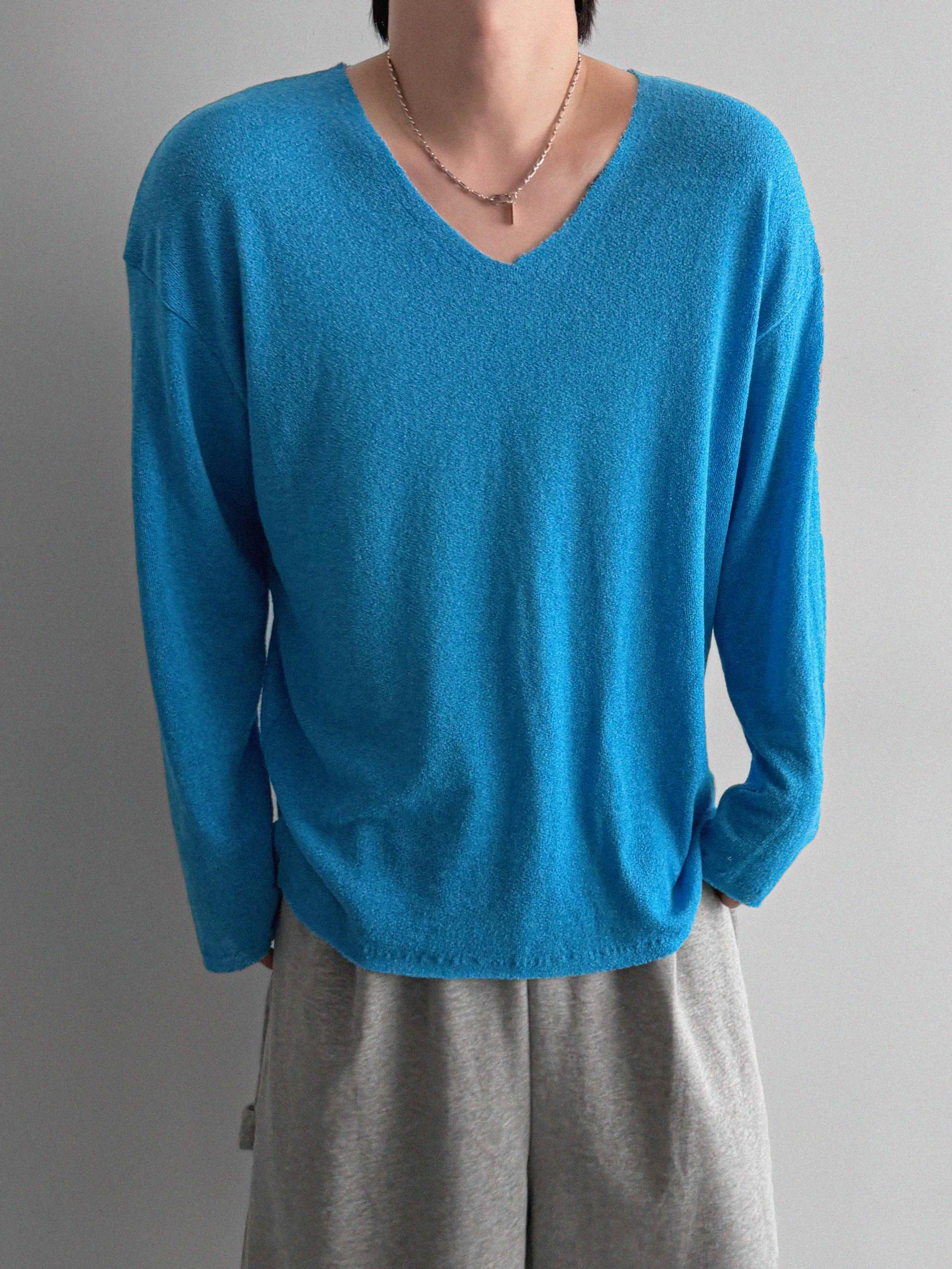 Linen v neck cut out knit