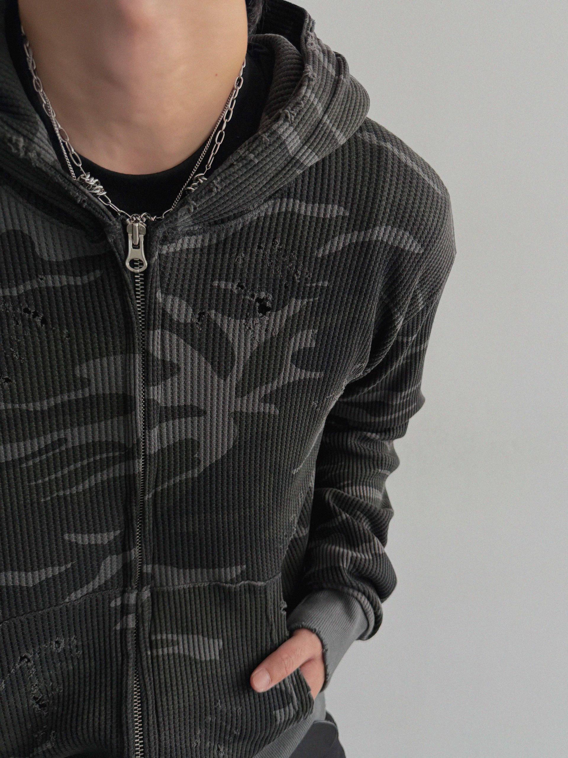Destroyed camo crop hood zip-up