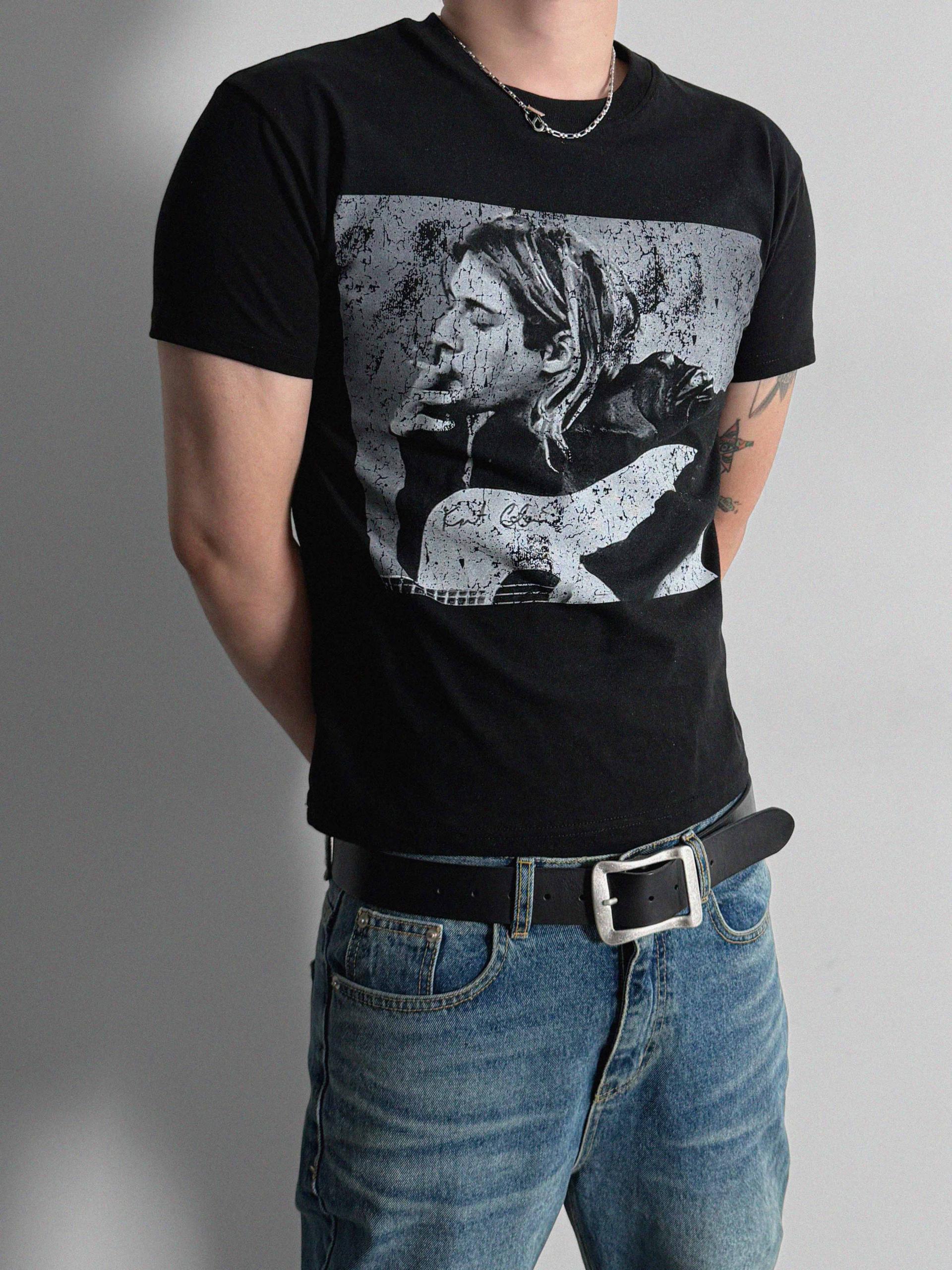 Cut printed muscle half t