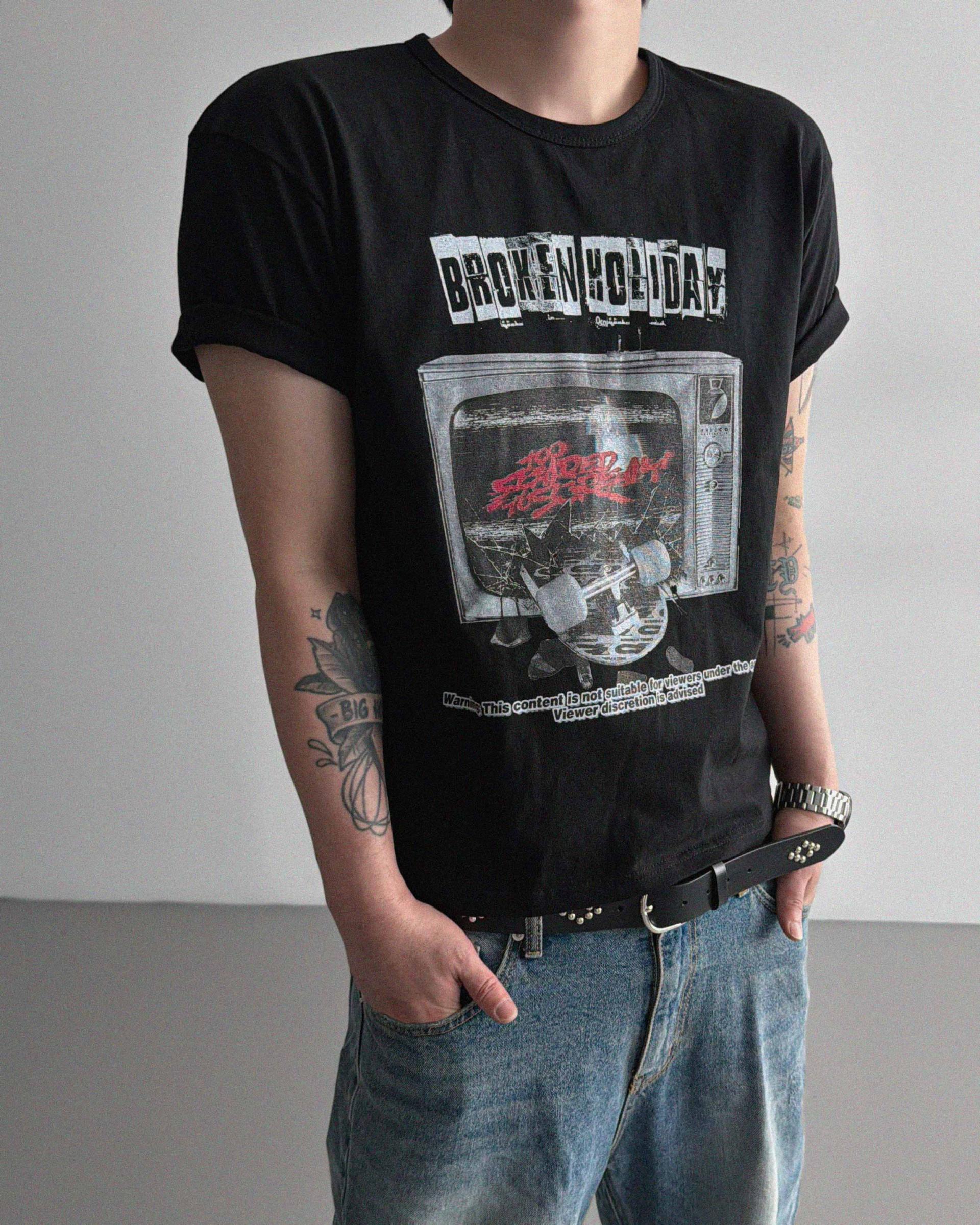 Broken crop half t