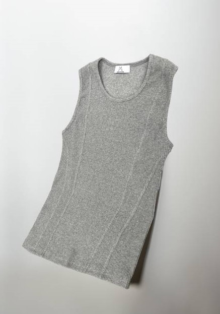 Incision ribbed slim sleeveless