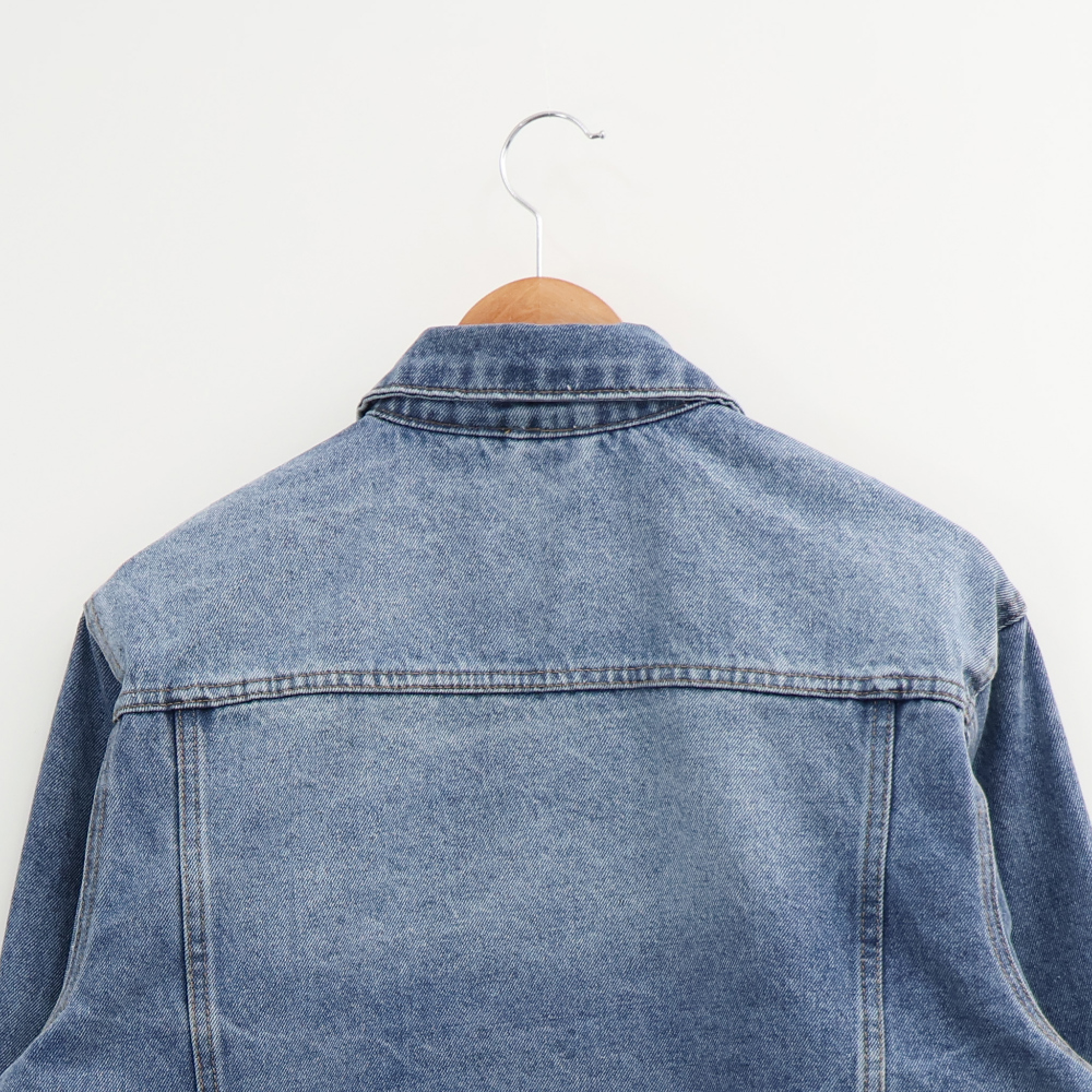 Minimal basic crop denim jacket