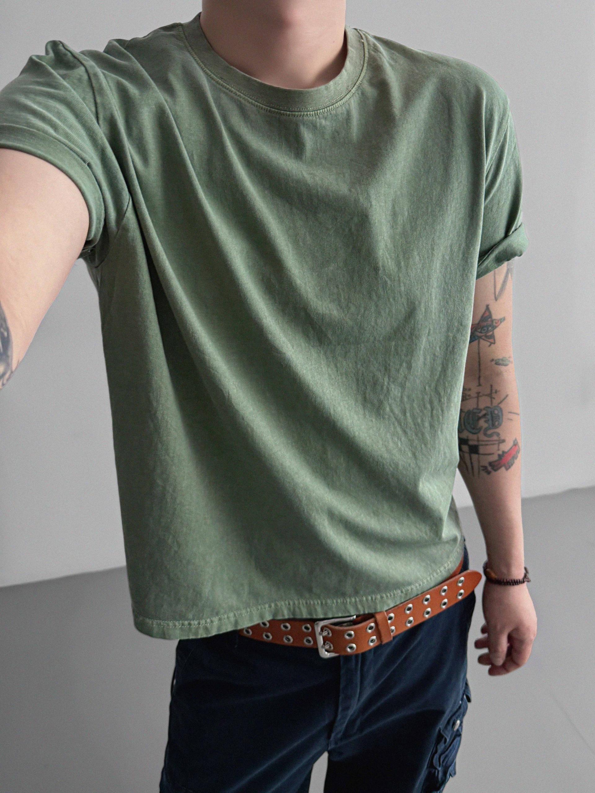 Fade pigment crop half t