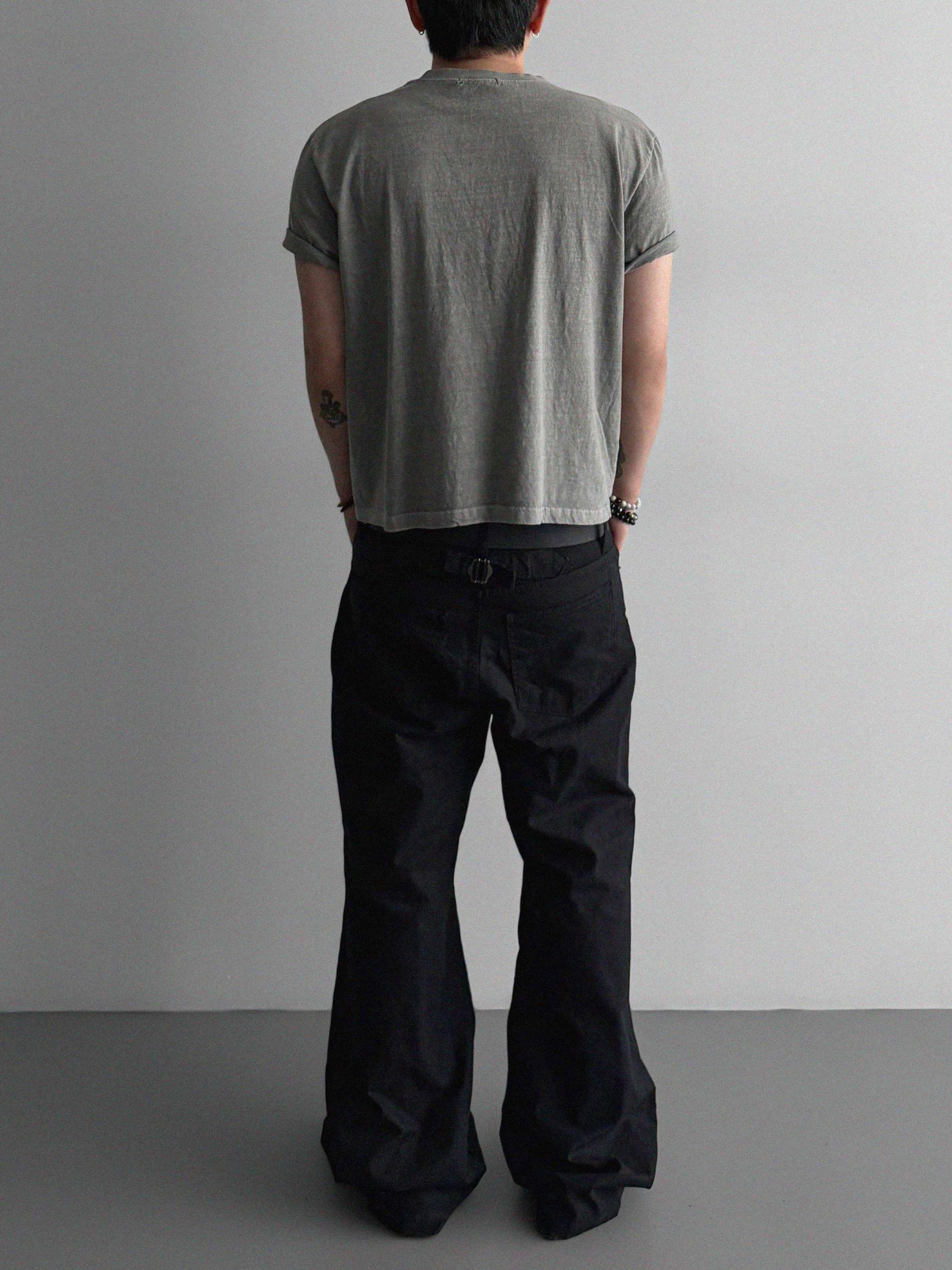 Fade pigment crop half t