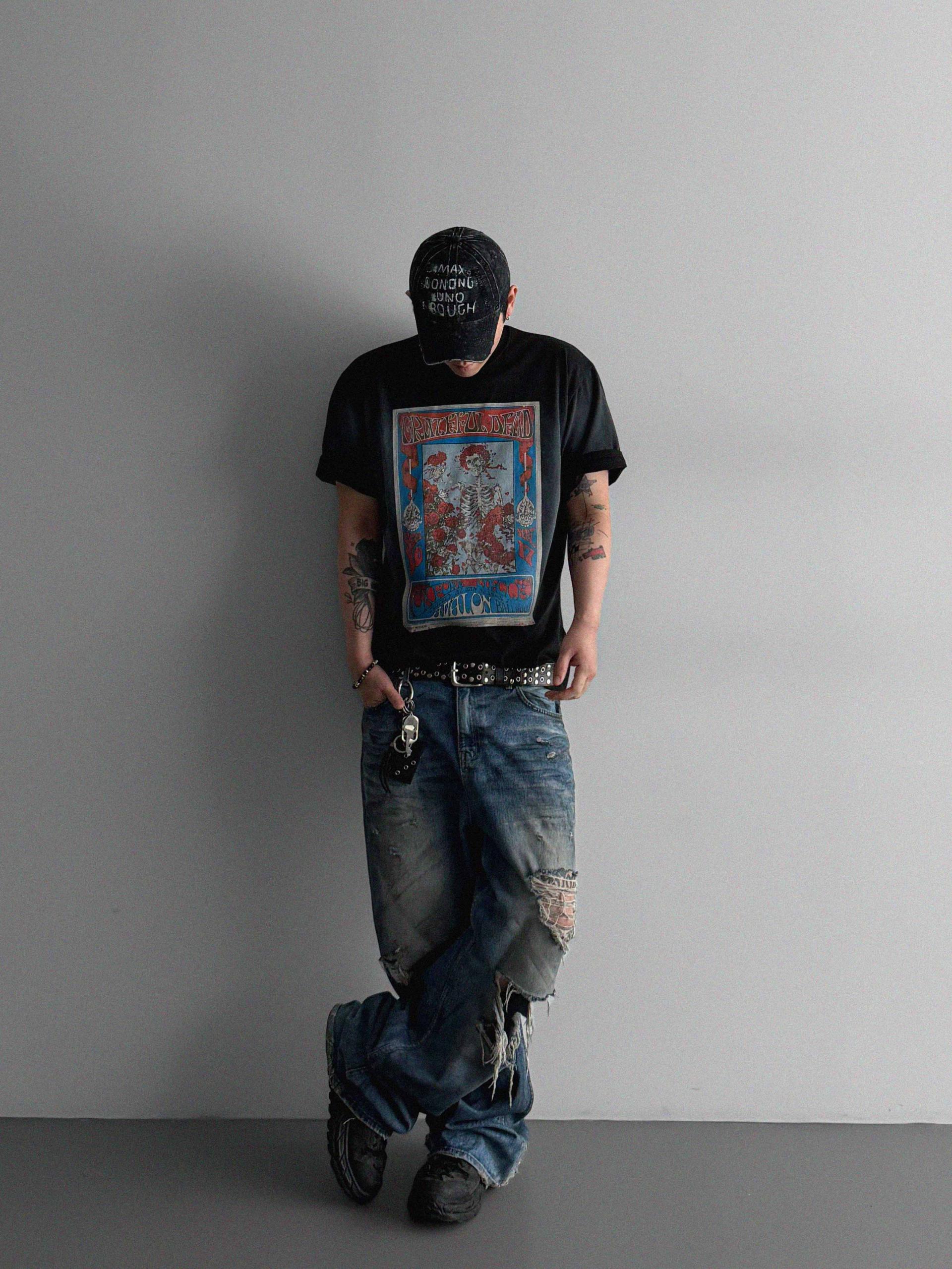 Skull dirty over half t