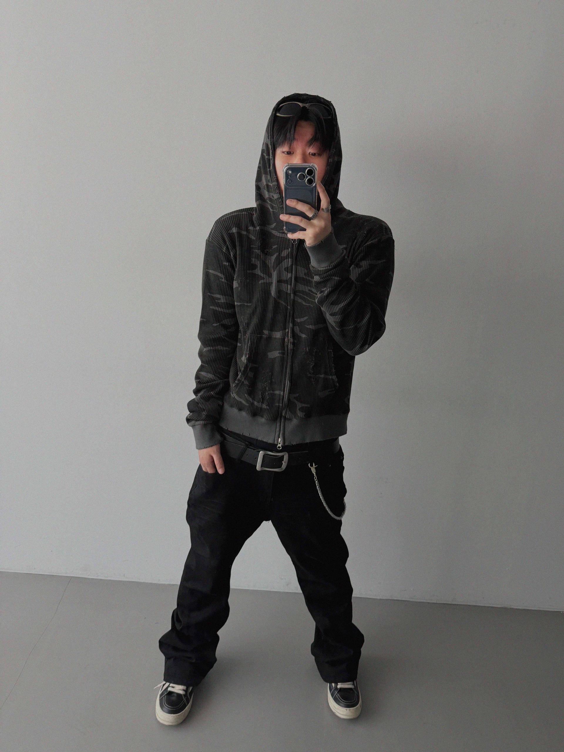 Destroyed camo crop hood zip-up