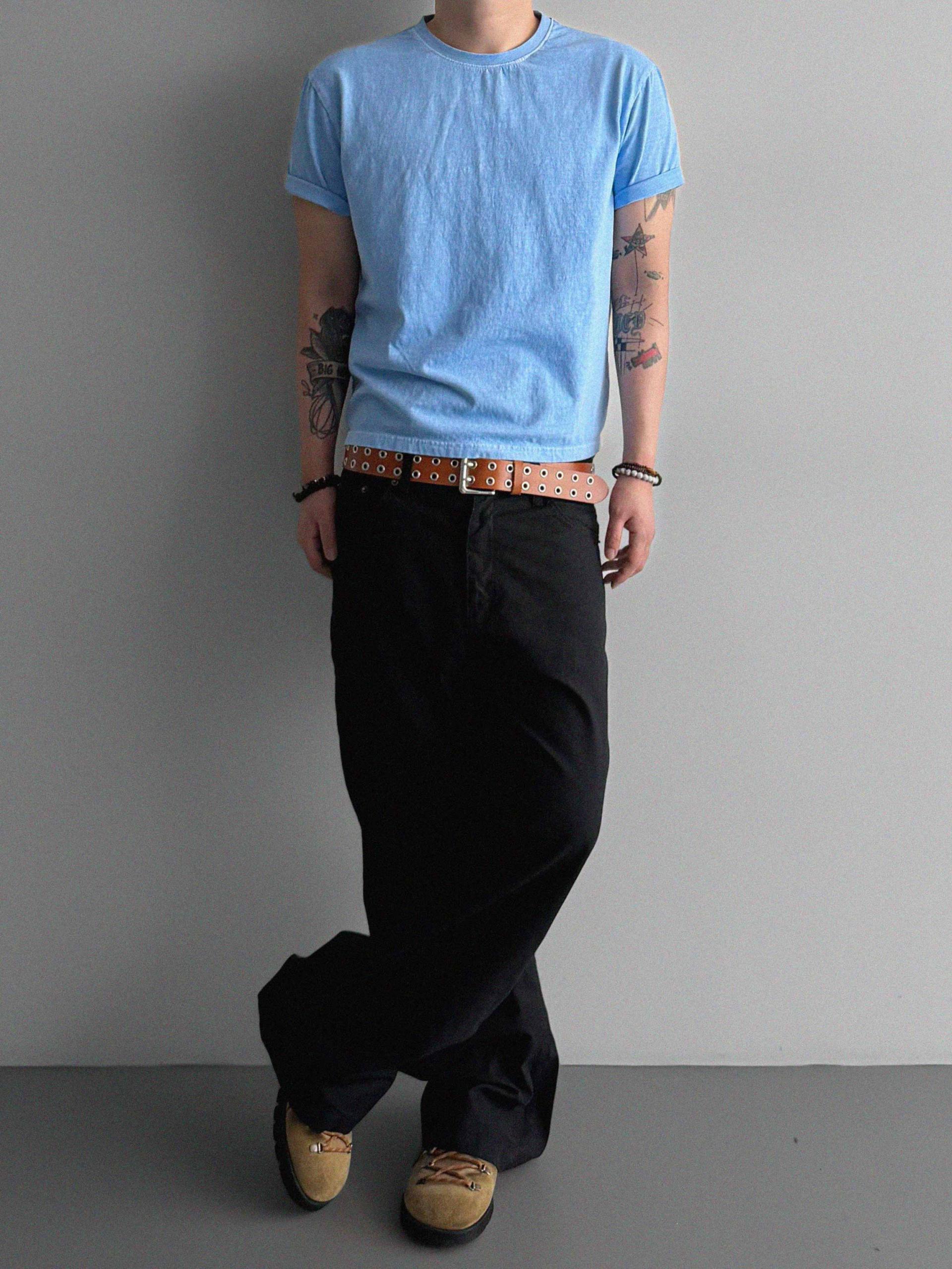 Fade pigment crop half t