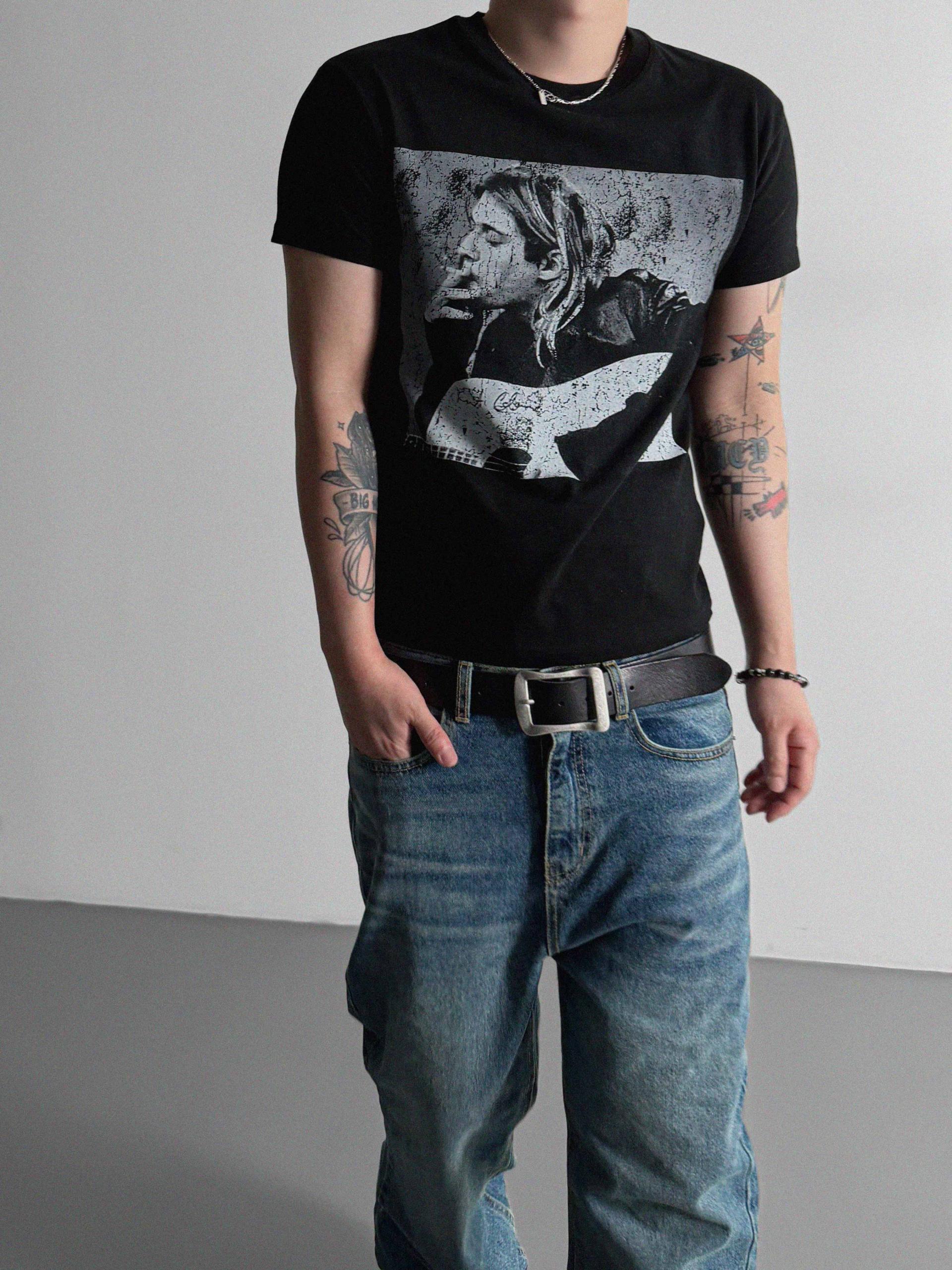 Cut printed muscle half t