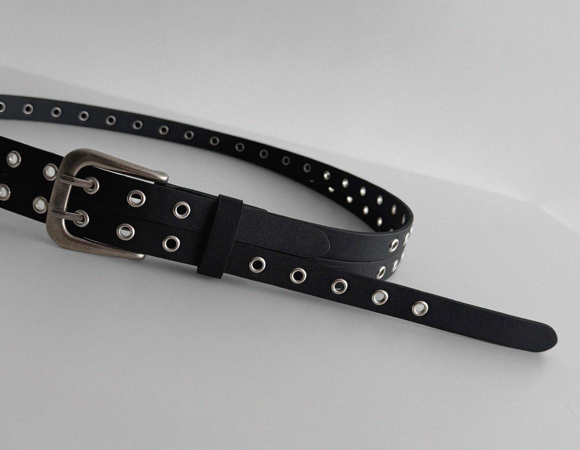 Dual eyelet long belt