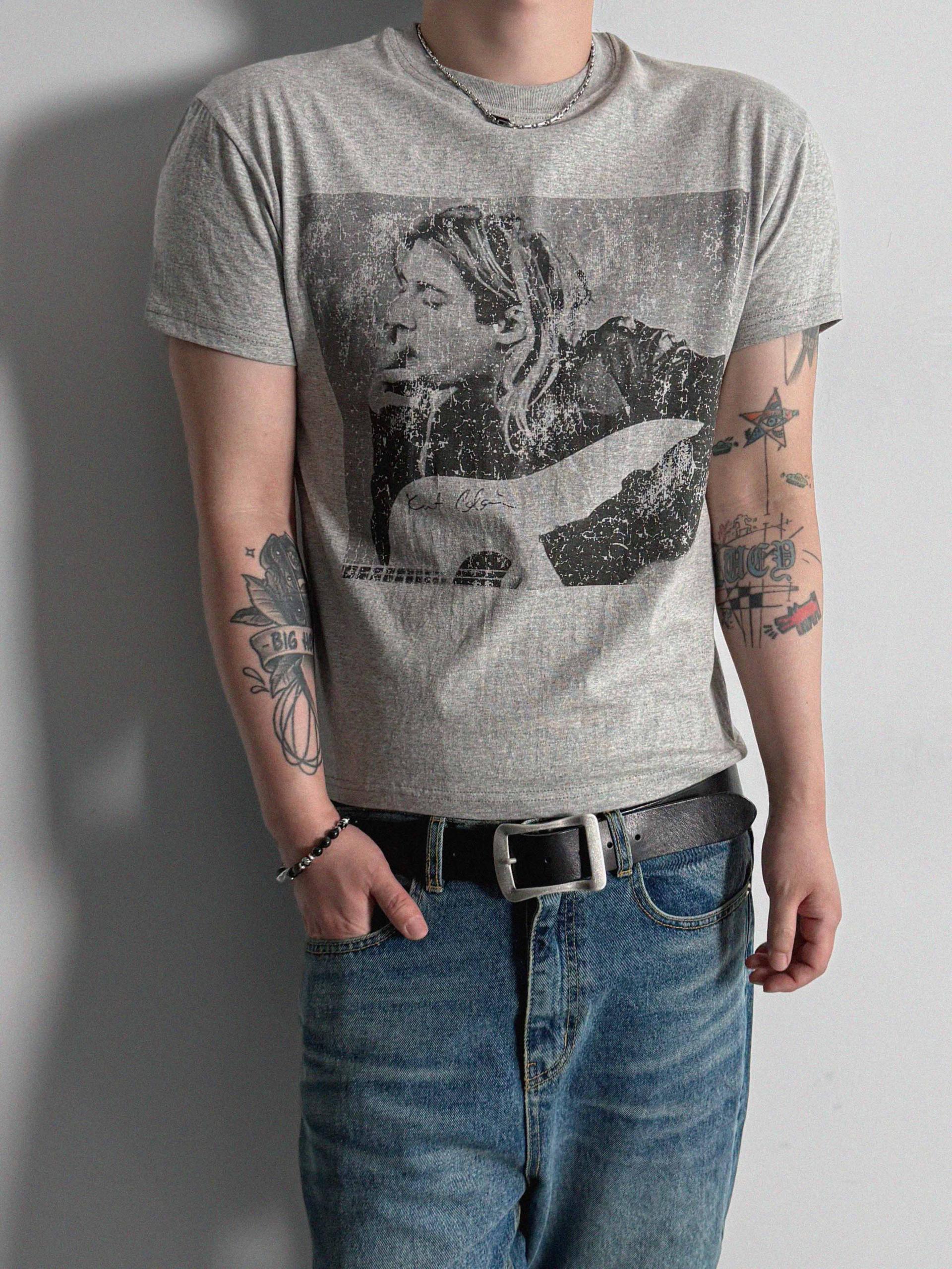 Cut printed muscle half t