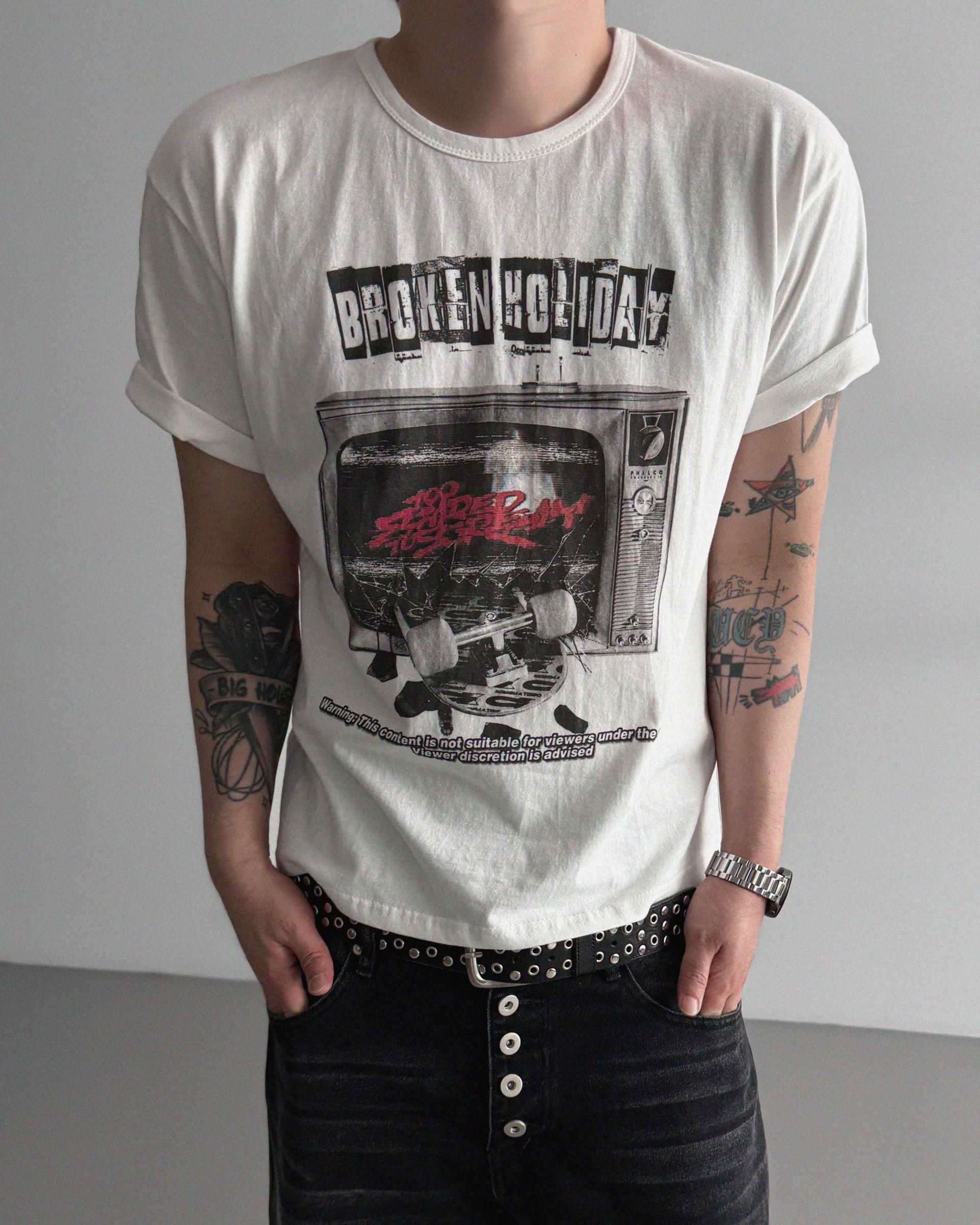 Broken crop half t