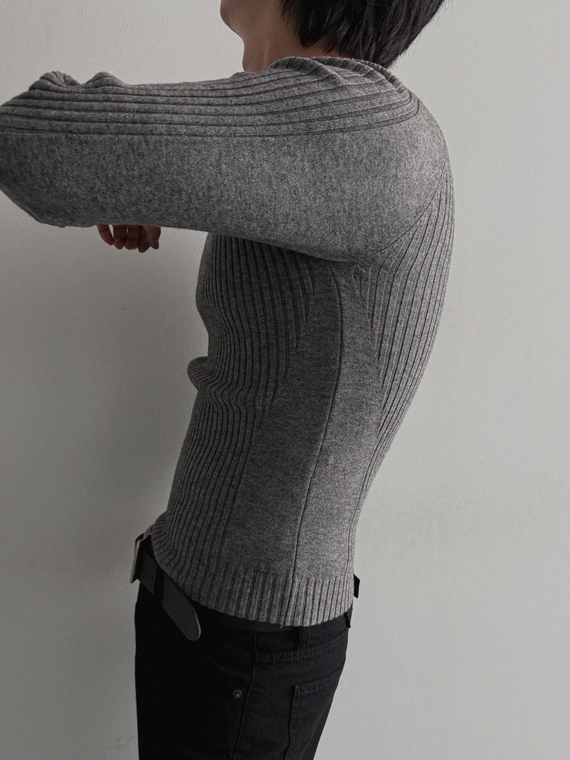 Irregular ribbed raglan muscle knit