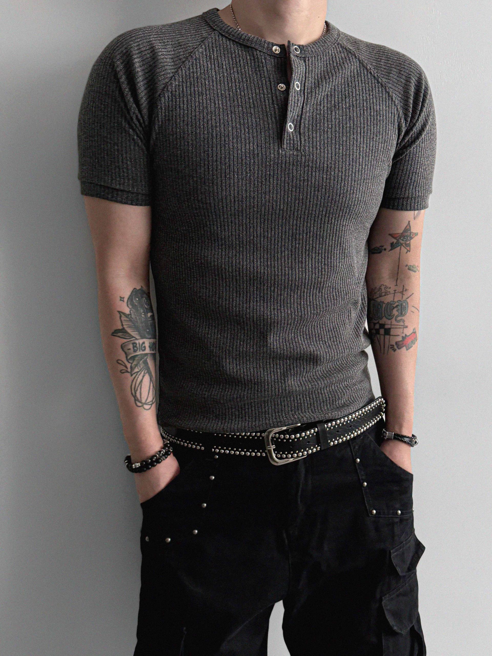 Fold ribbed henley neck muscle half t