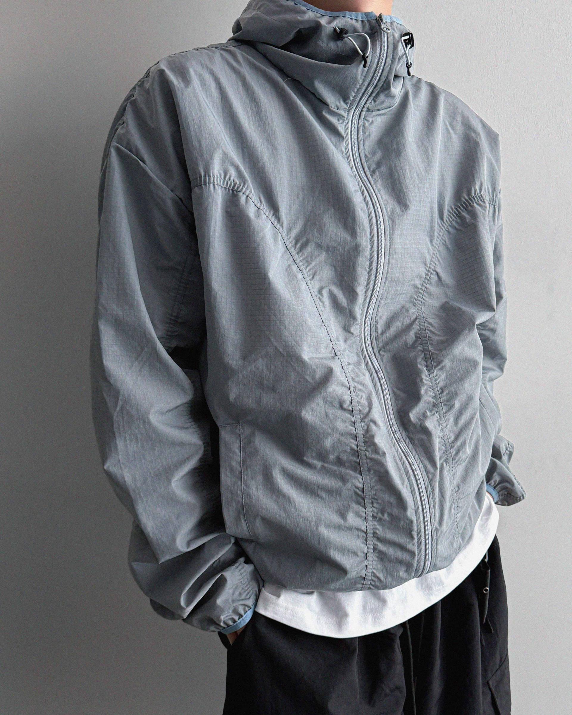 Core shirring waterproof hooded jacket