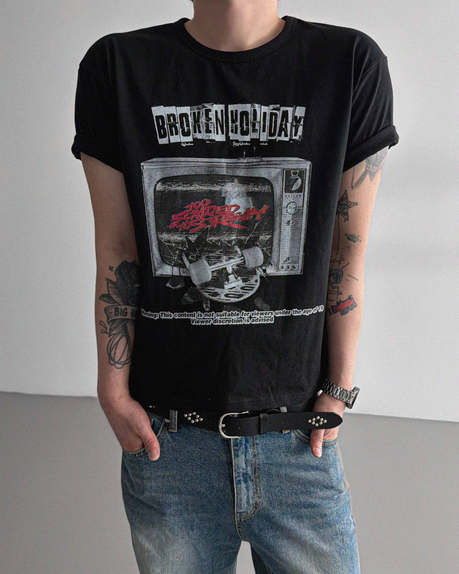 Broken crop half t