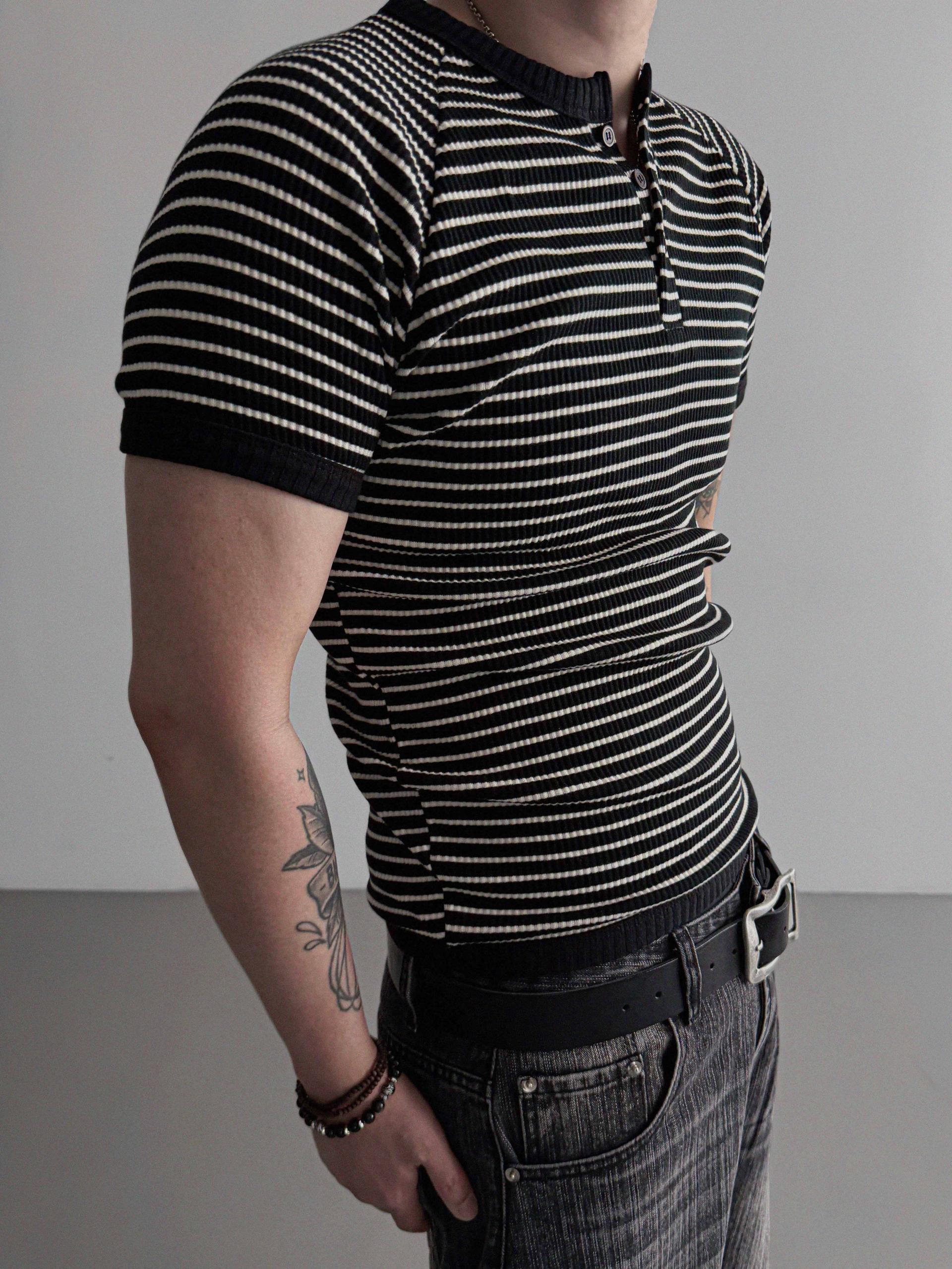 Ribbed stripe henley neck muscle half T