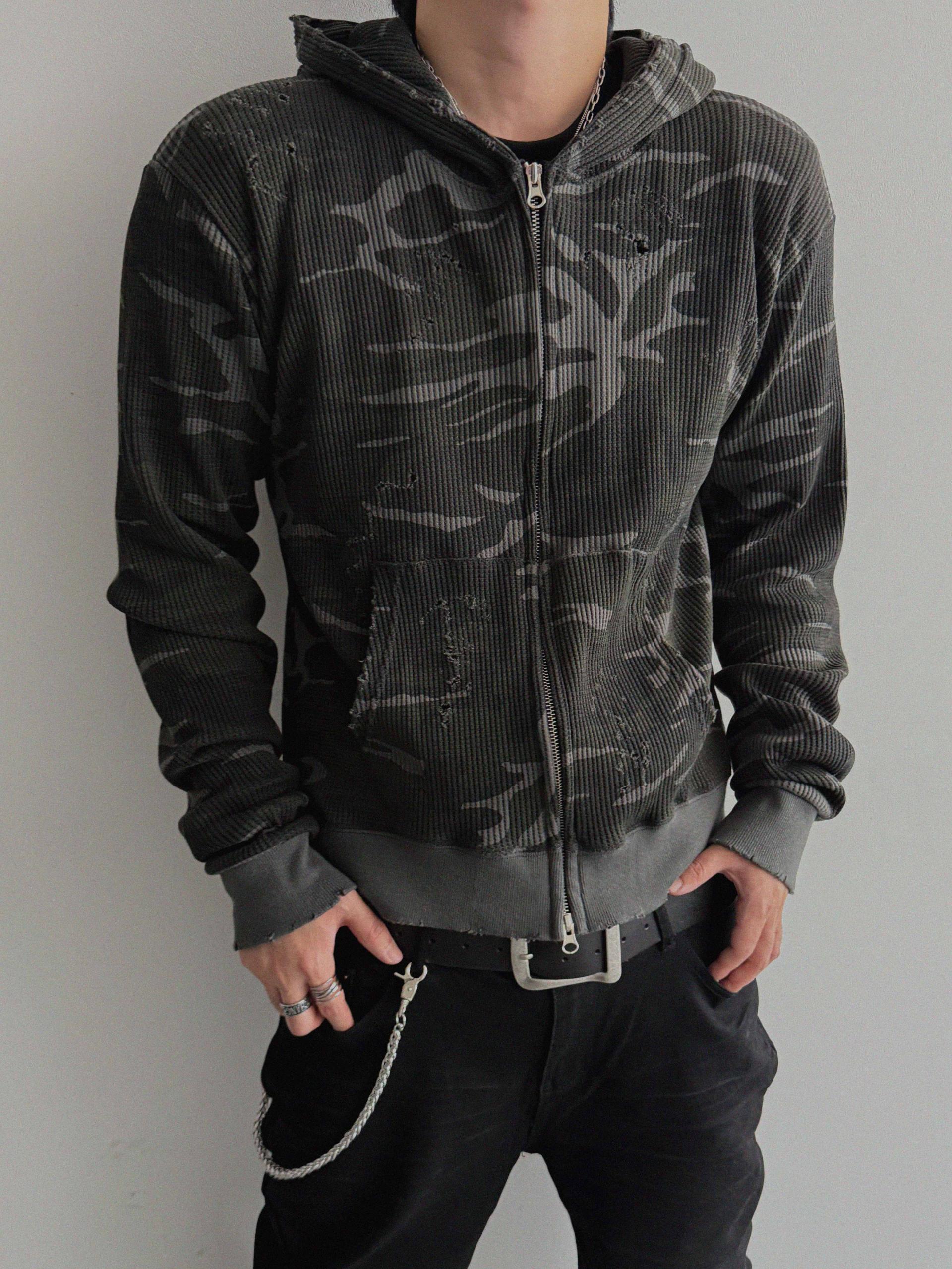 Destroyed camo crop hood zip-up