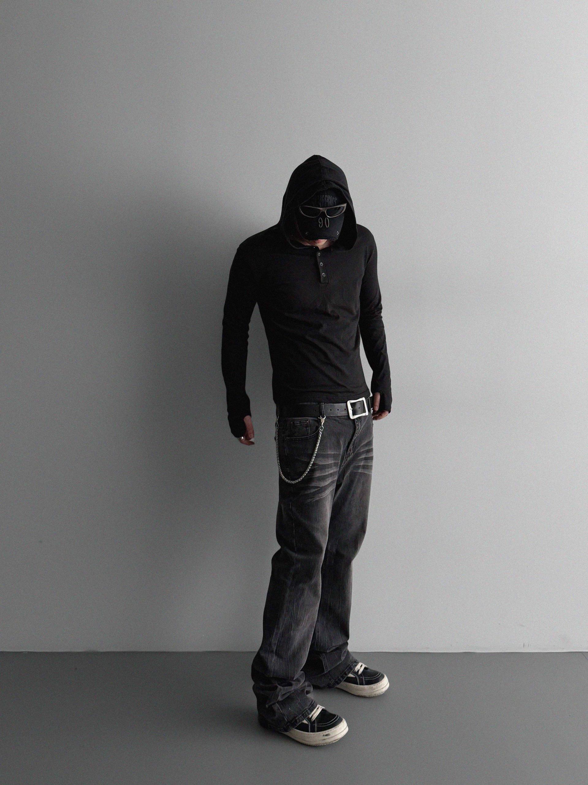 Slack sagging flare black jean