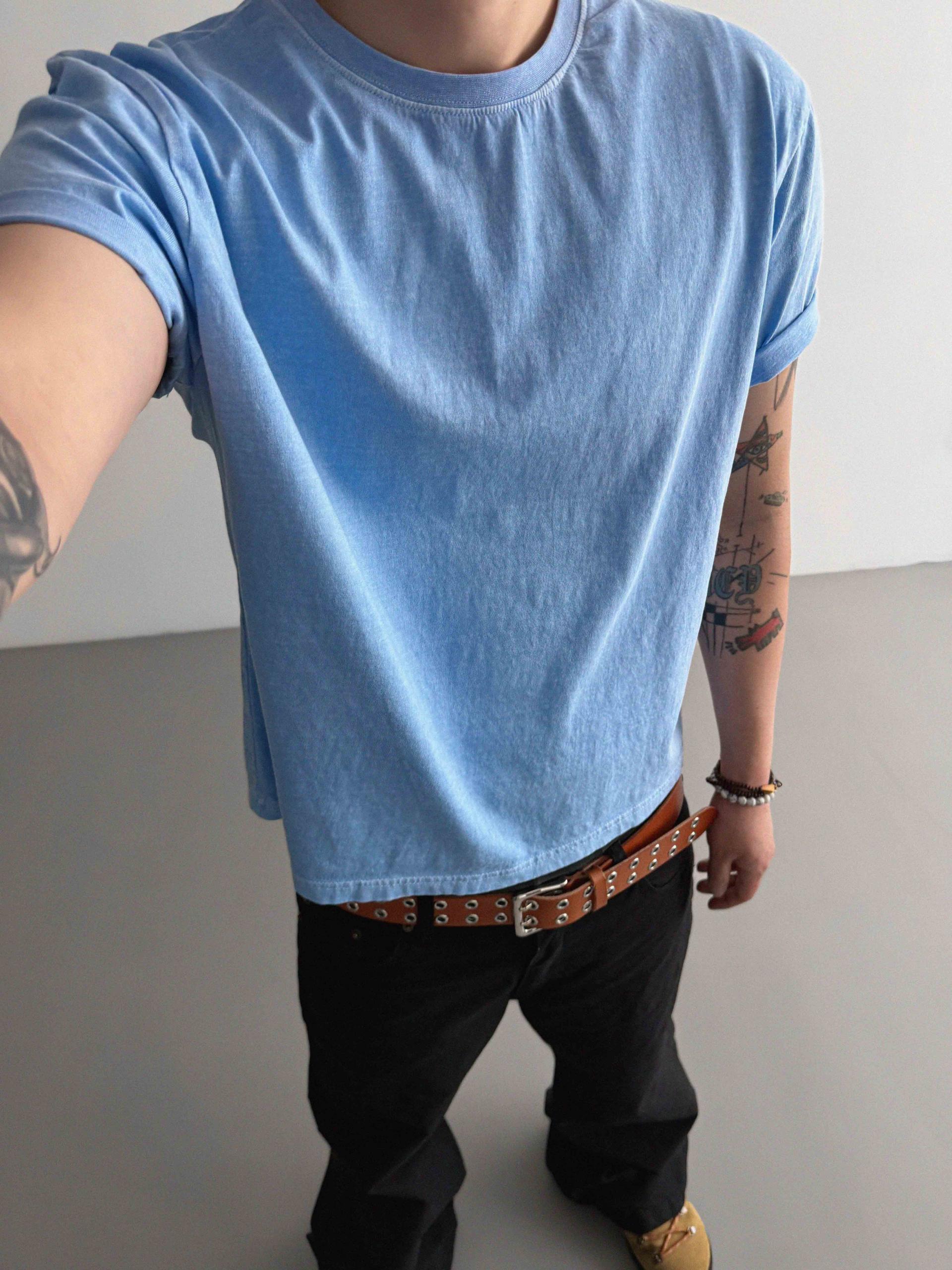 Fade pigment crop half t