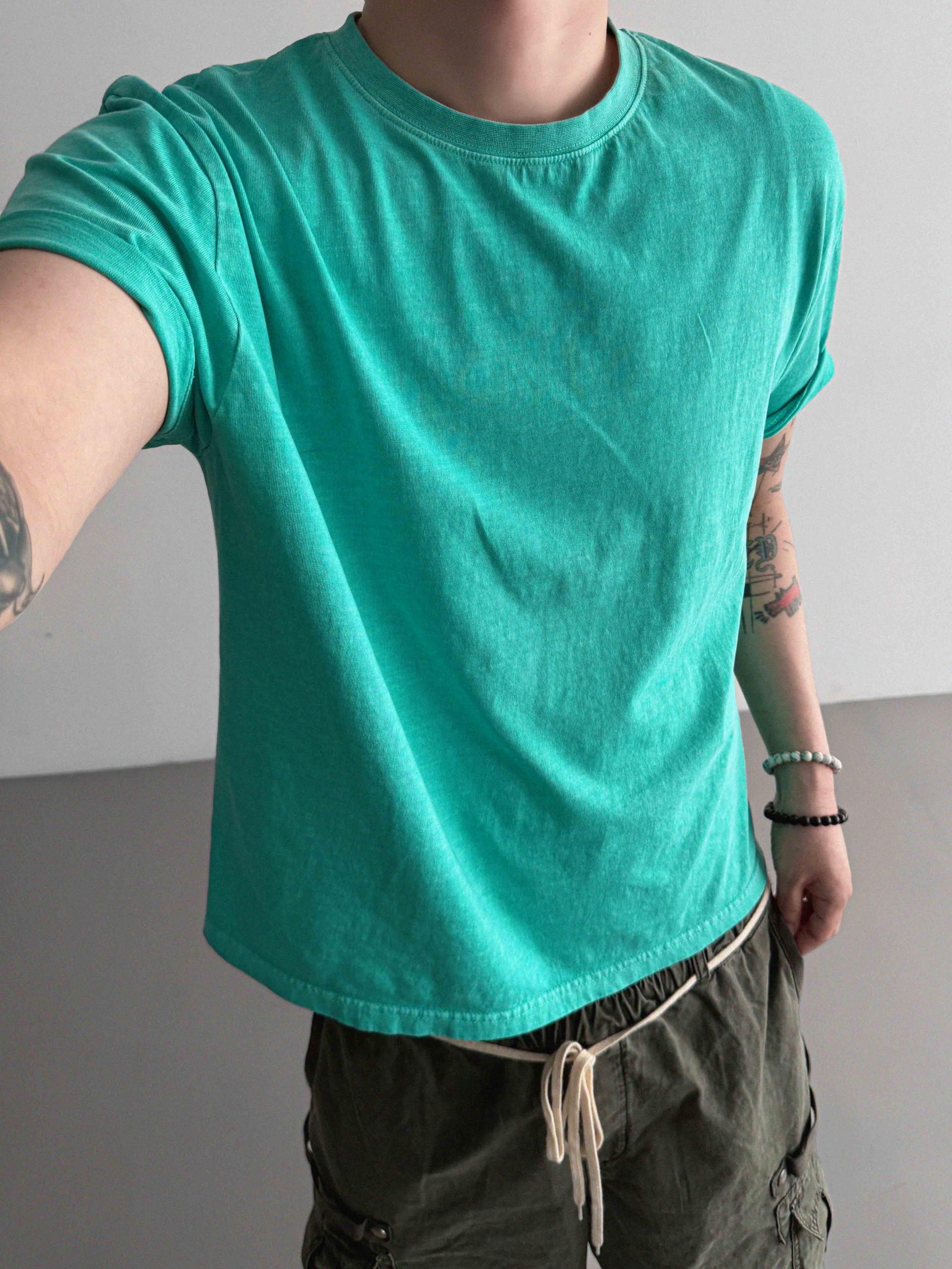 Fade pigment crop half t