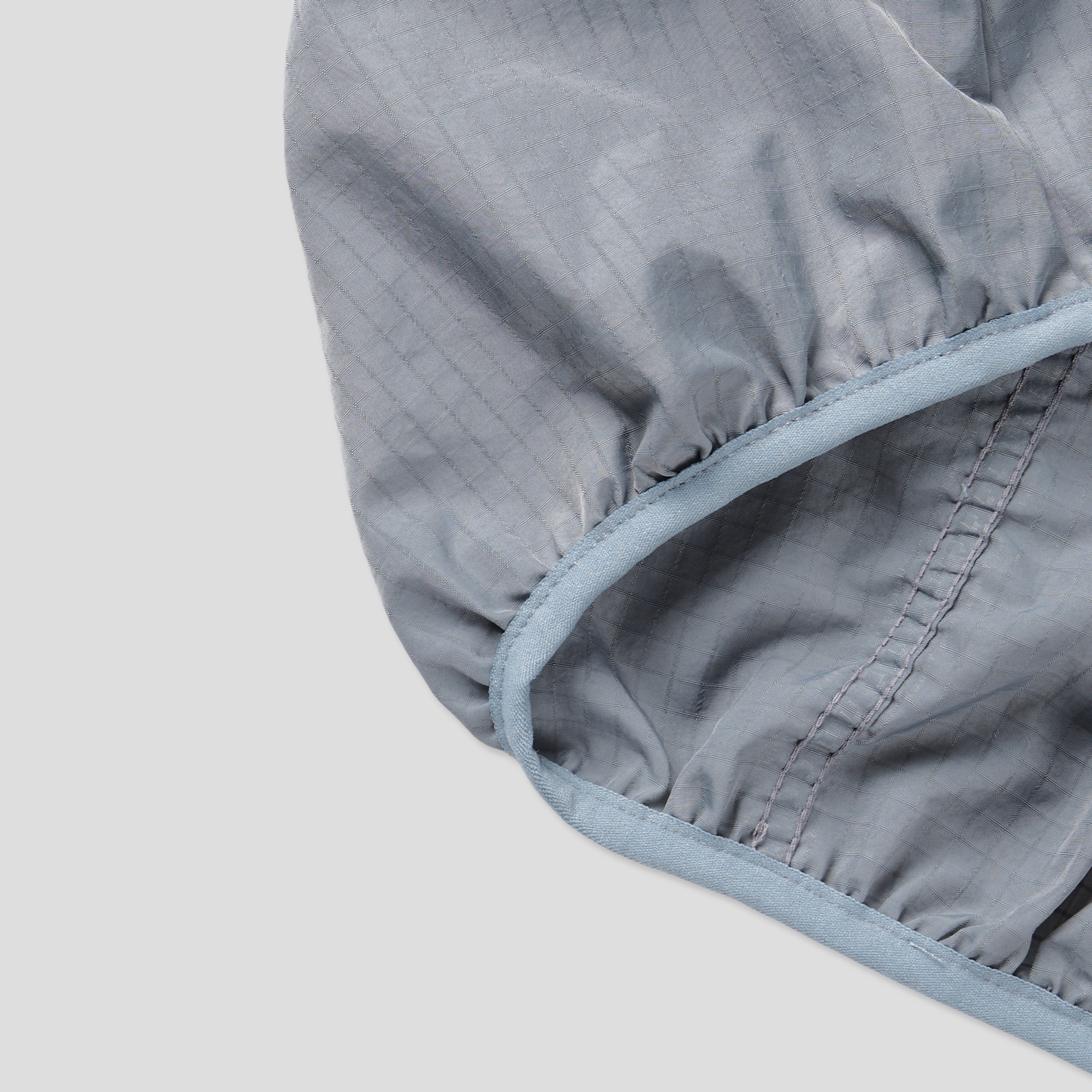 Core shirring waterproof hooded jacket