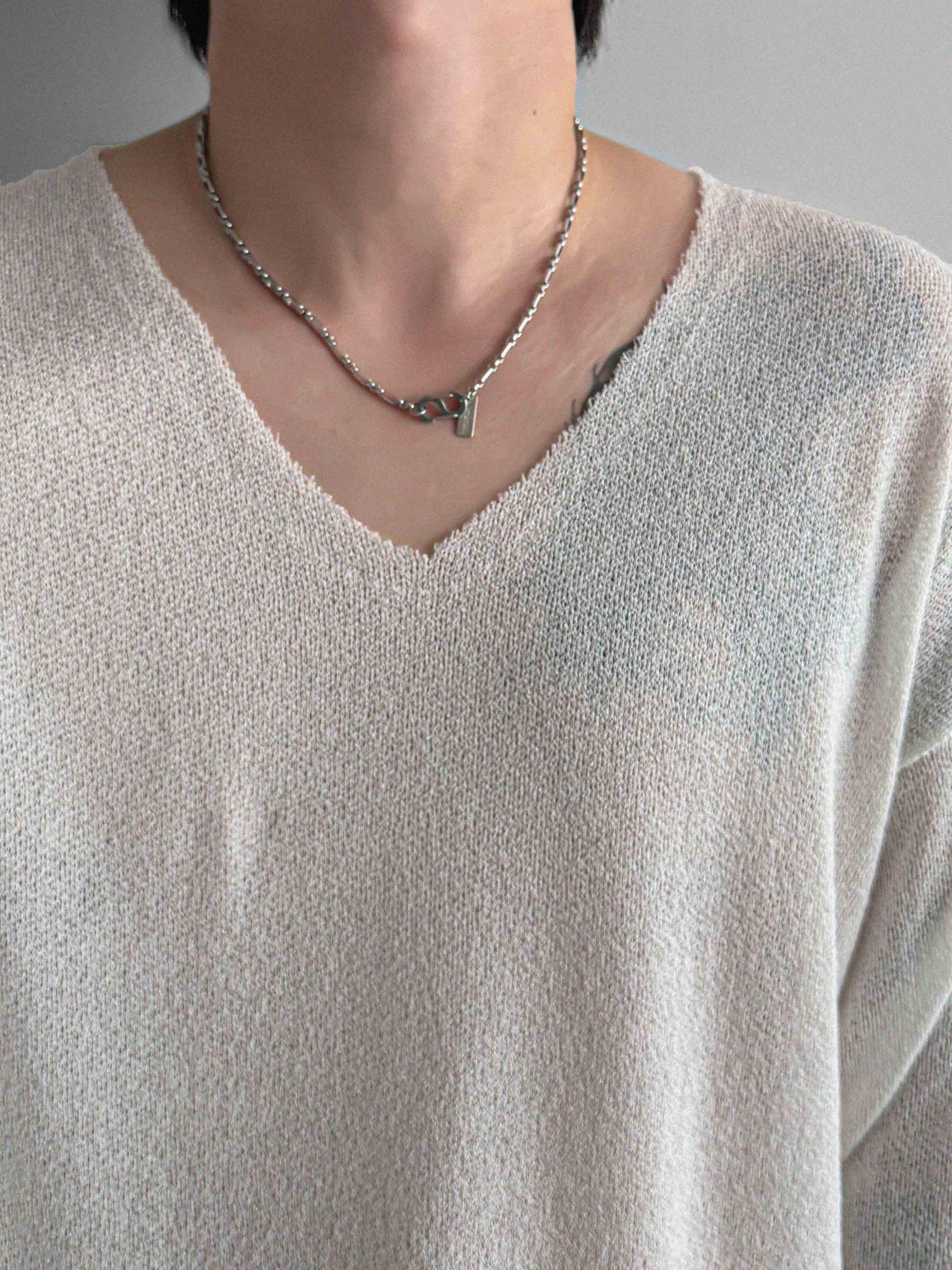 Linen v neck cut out knit