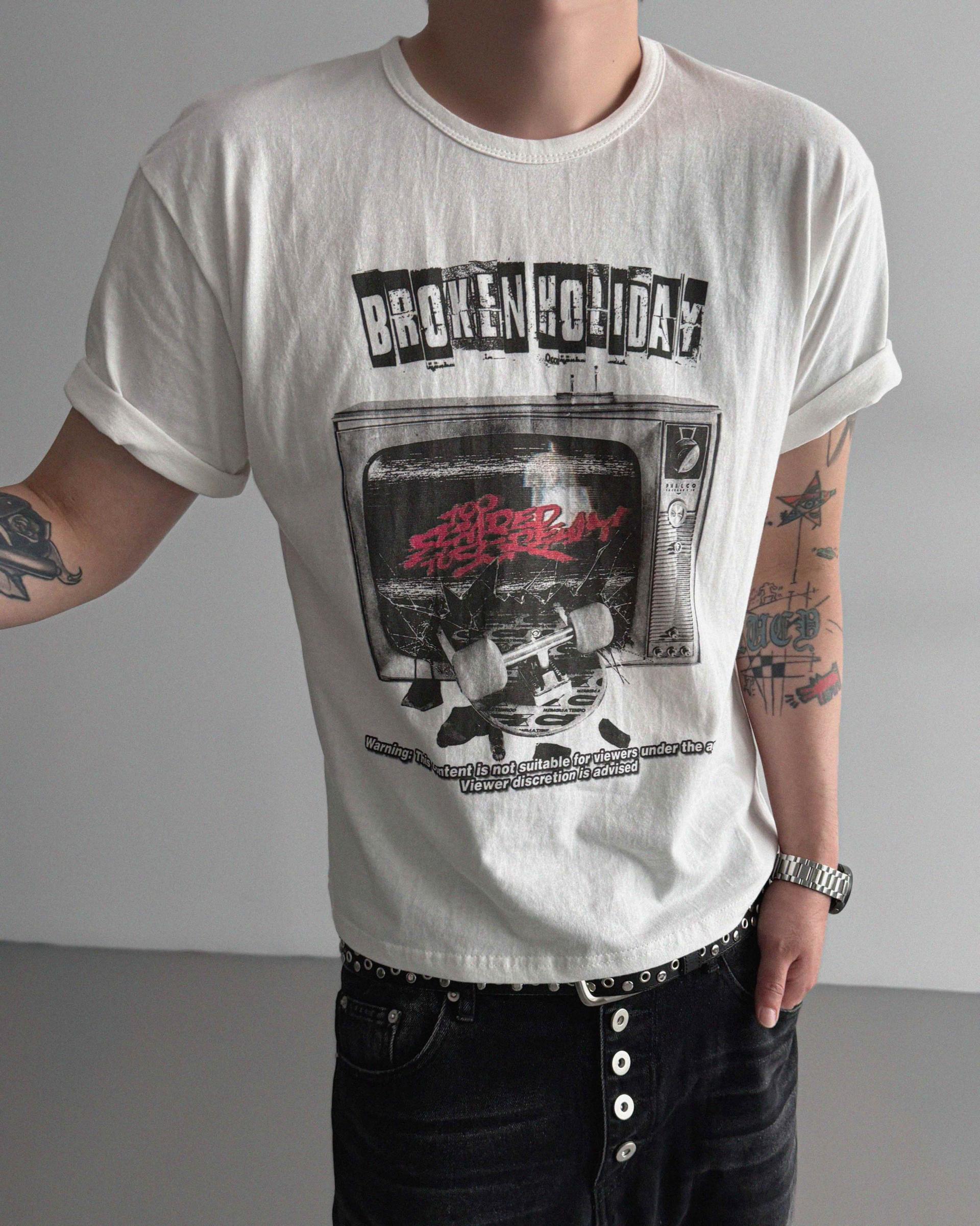 Broken crop half t