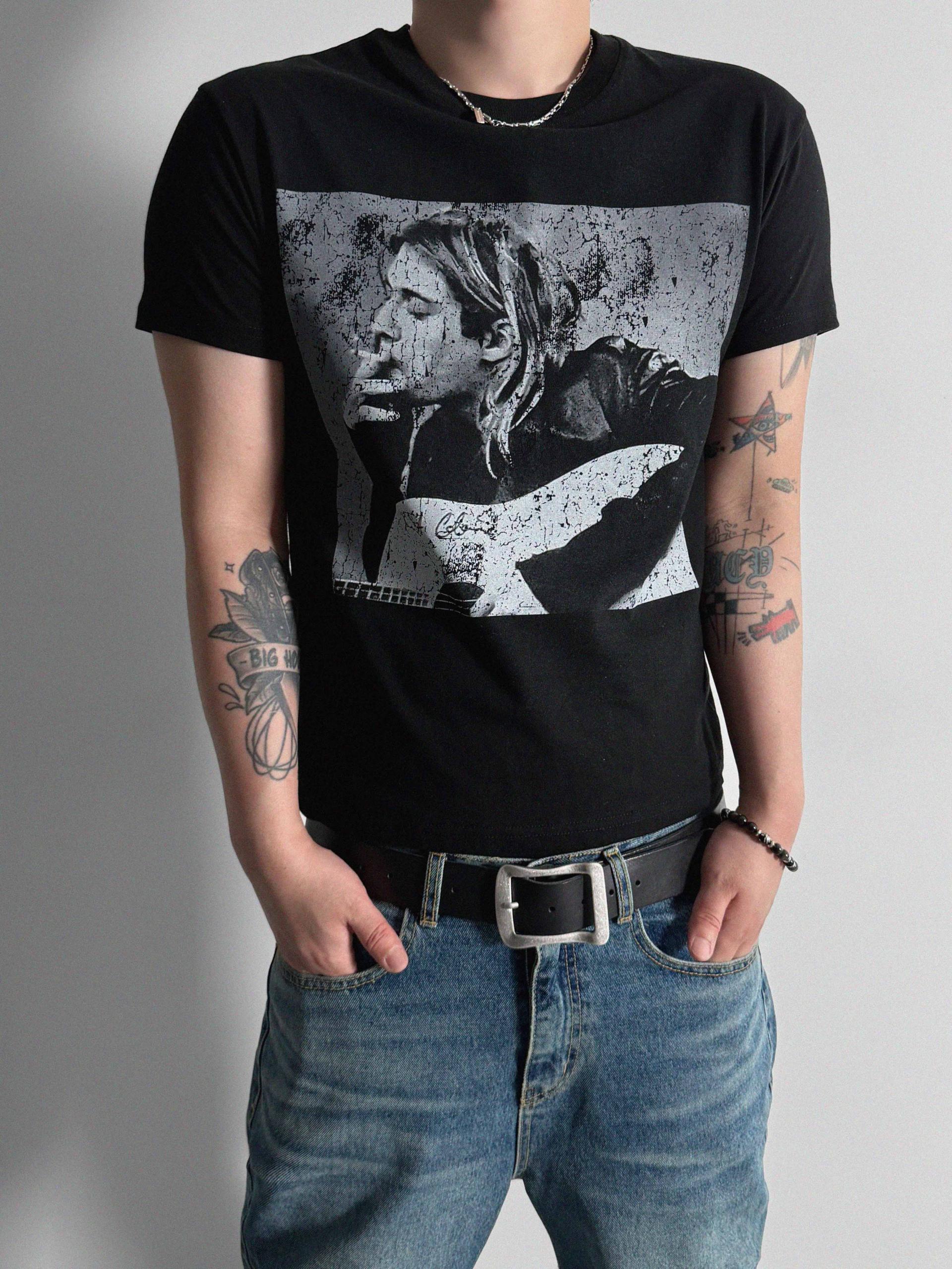 Cut printed muscle half t