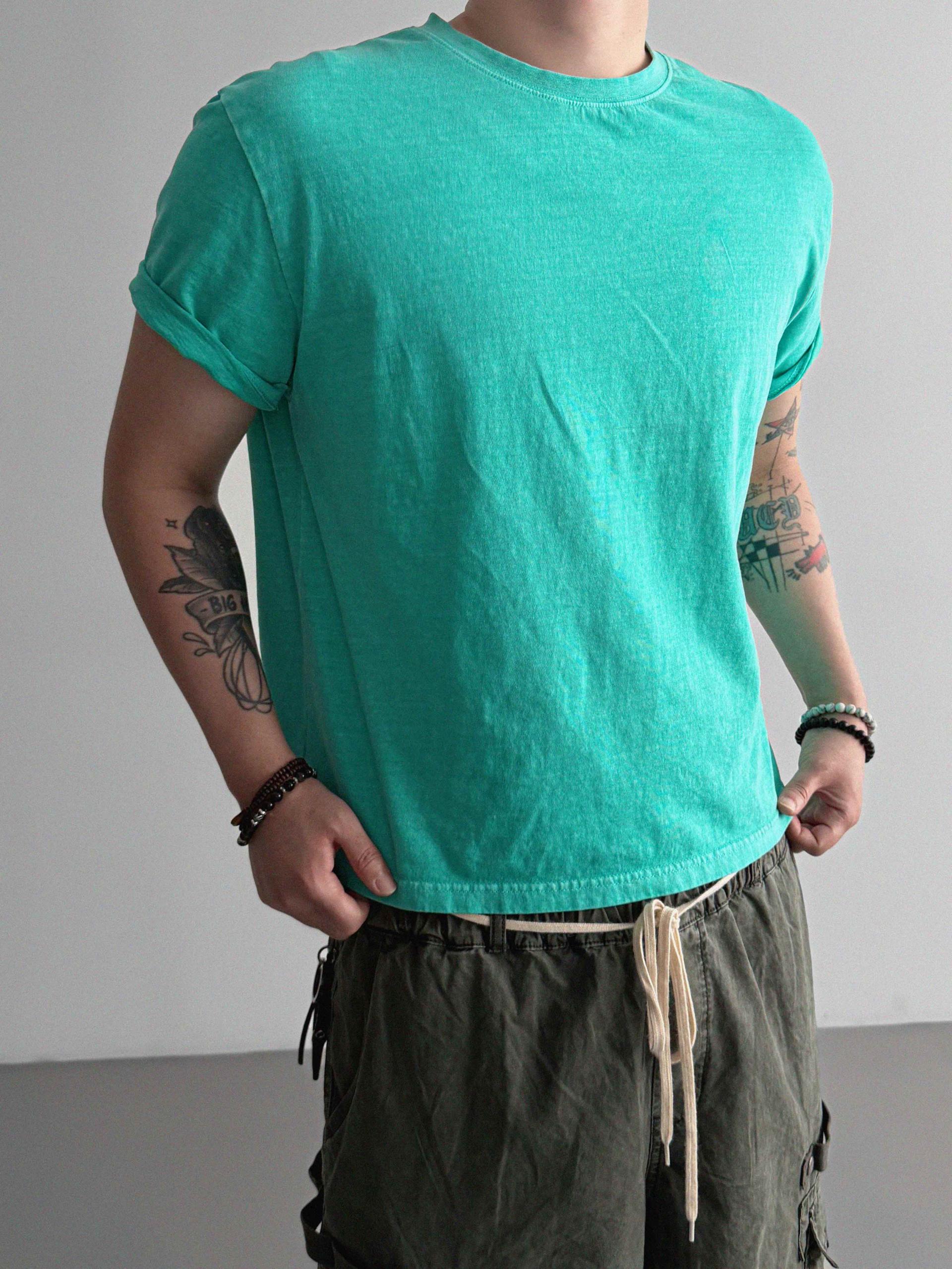 Fade pigment crop half t