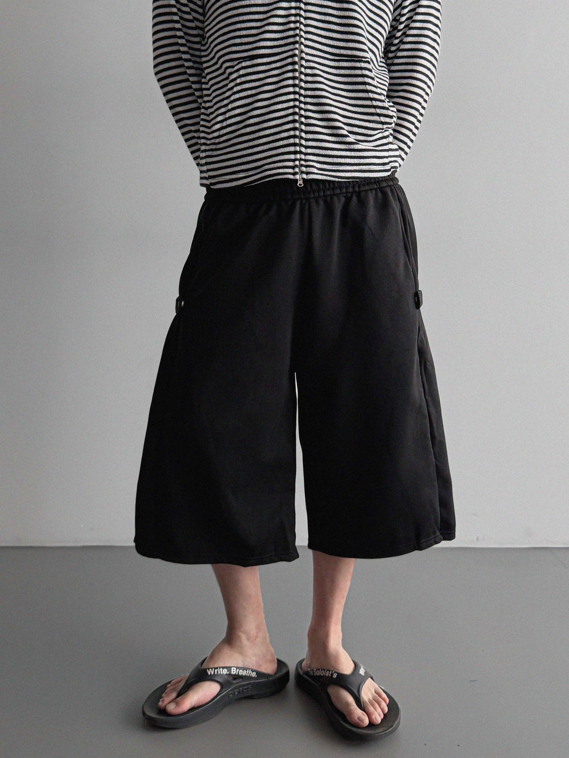 Side snap bermuda sweat pants