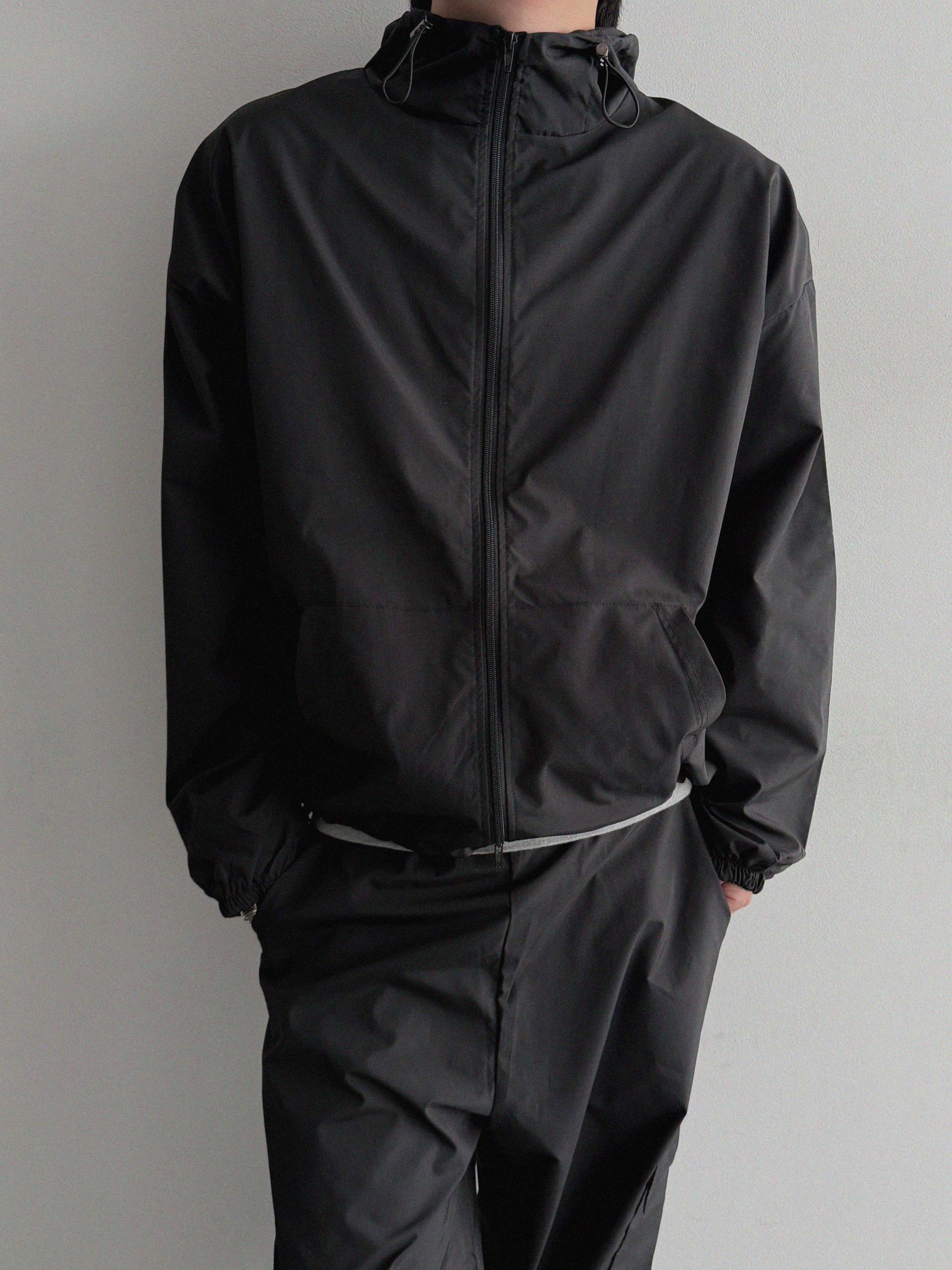 Space set-up [Wind breaker & Cargo pants]