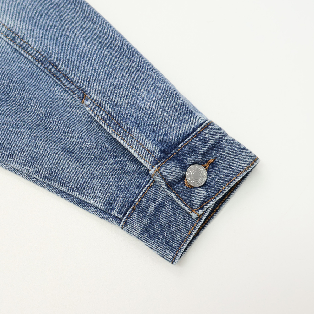 Minimal basic crop denim jacket