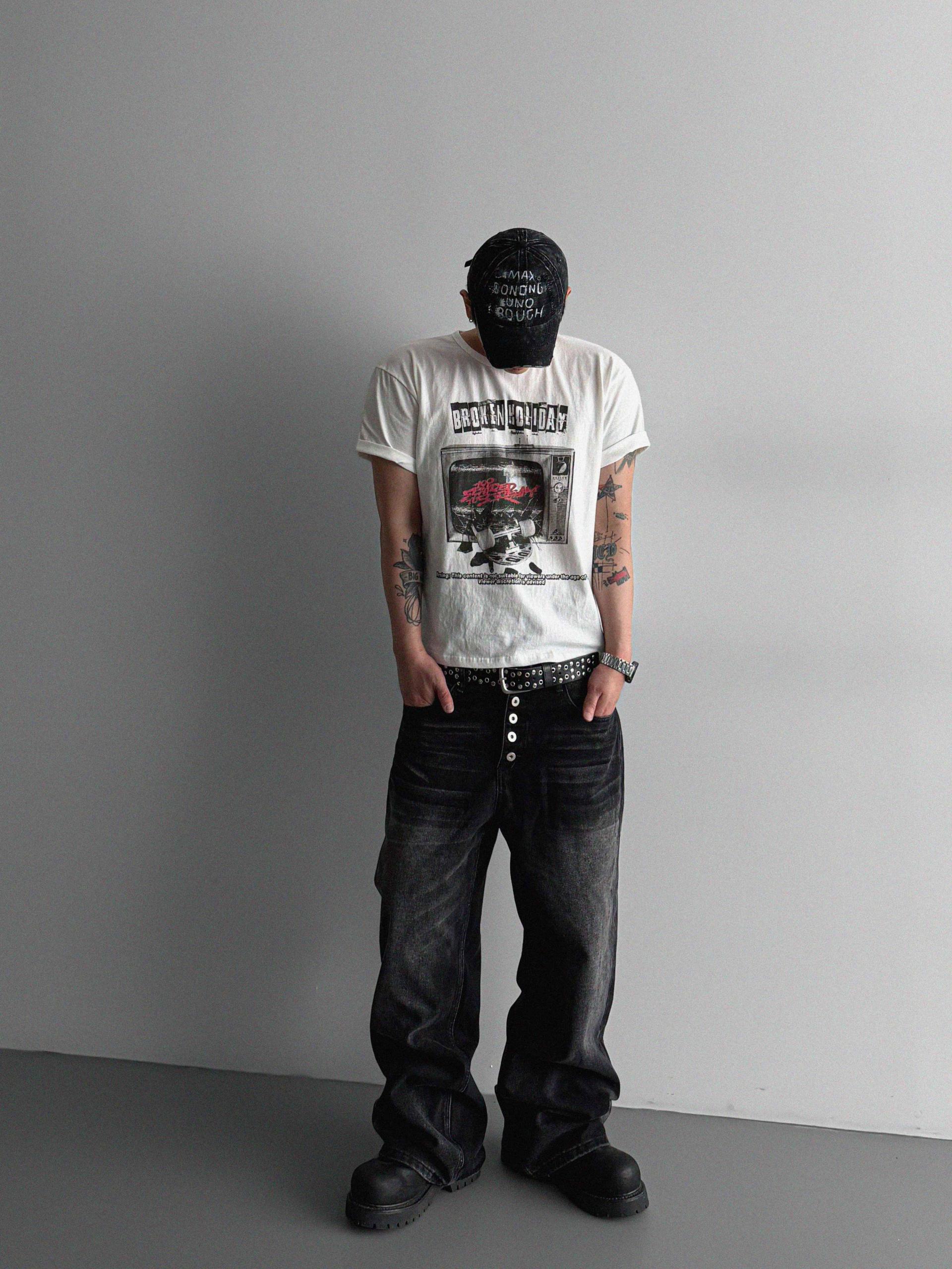 Broken crop half t