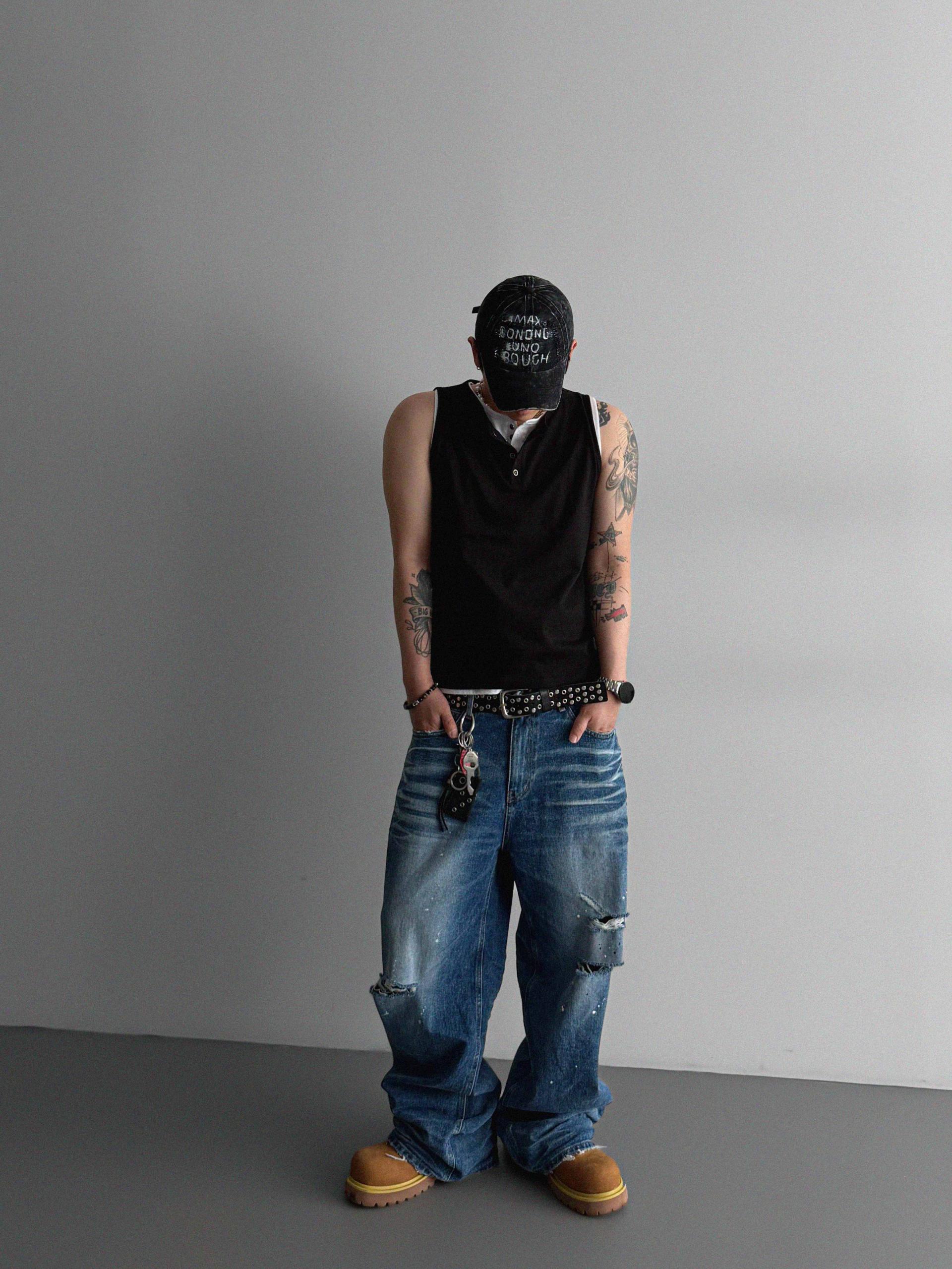 Steel button henry neck crop sleeveless