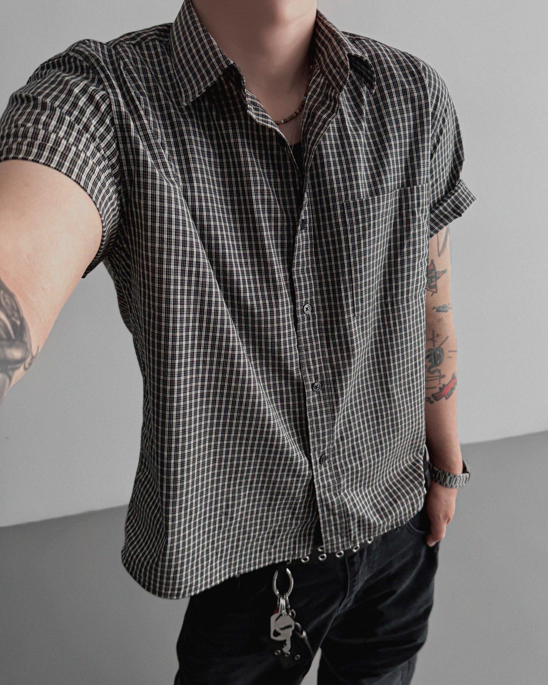 Grid check crop half shirt