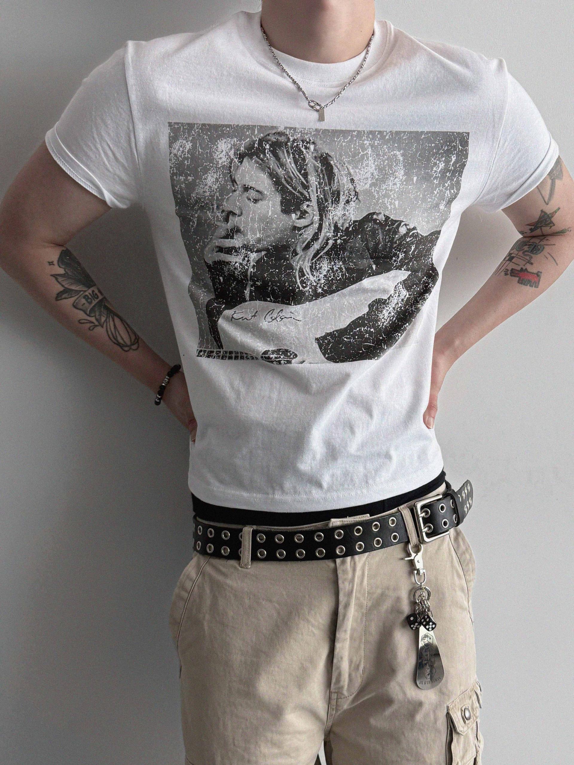 Cut printed muscle half t