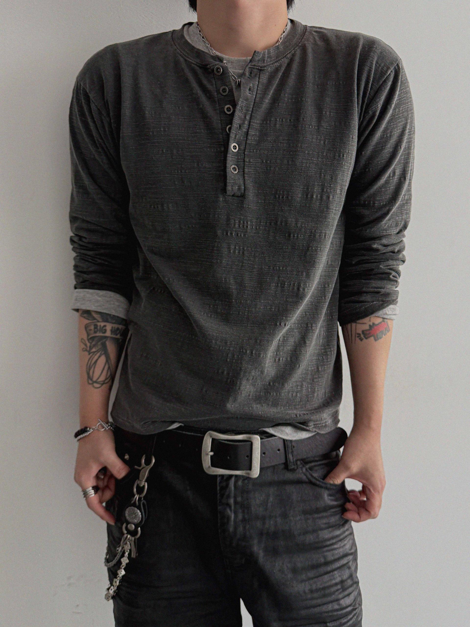 Pigment slub henley neck t