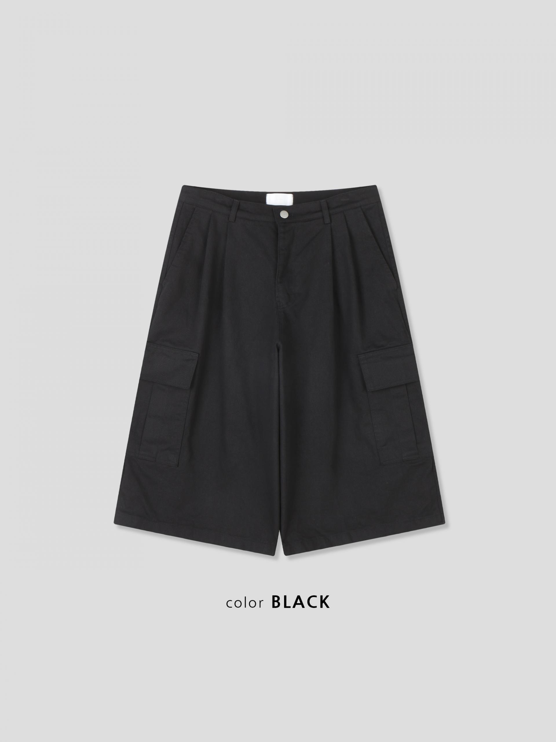 Pintuck bermuda cargo pants