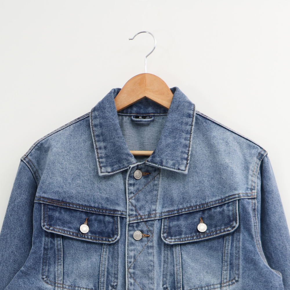 Minimal basic crop denim jacket