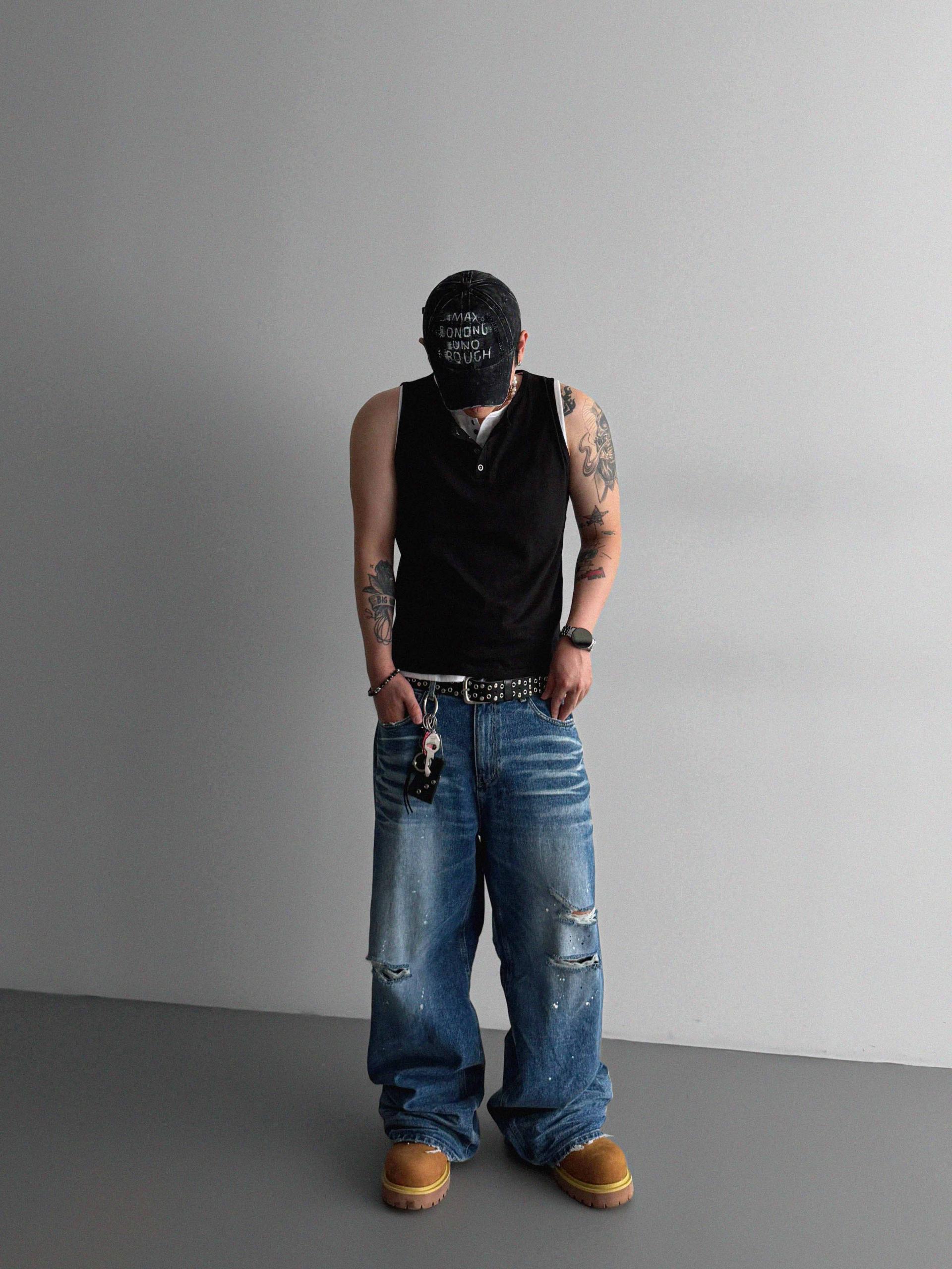 Steel button henry neck crop sleeveless